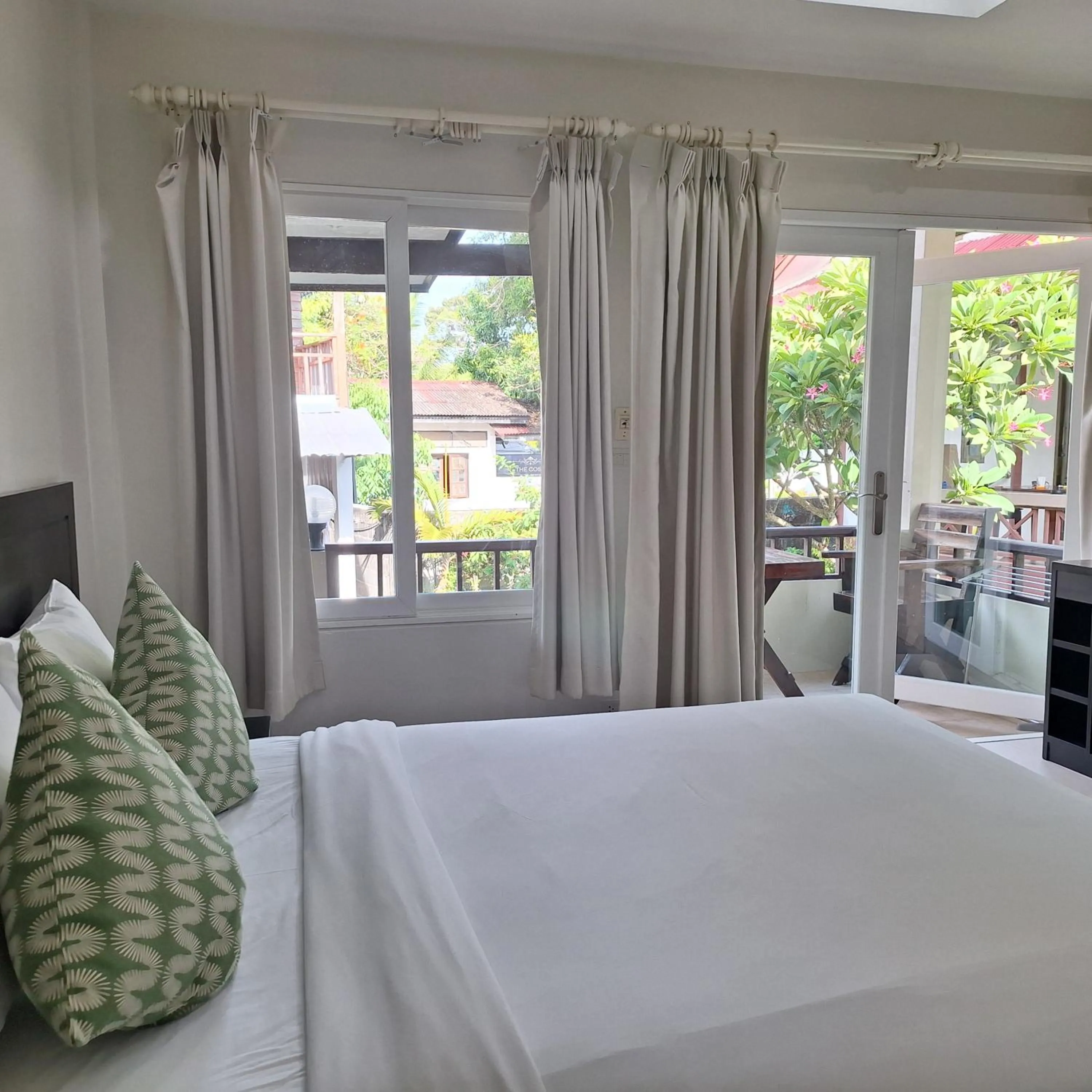 Bed in Baanfah Resort Samui