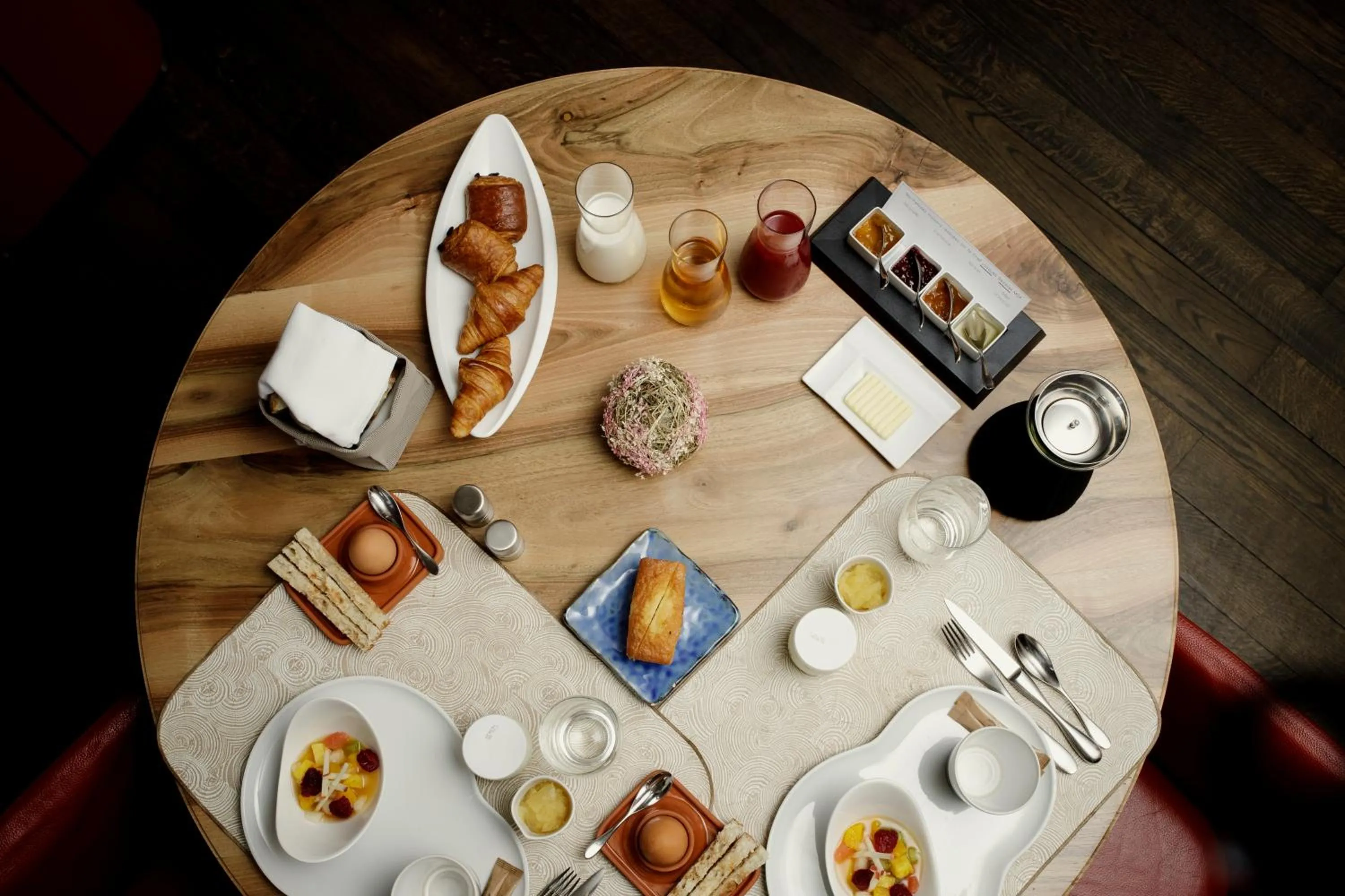 Food and drinks in Maison Decoret - Relais & Châteaux