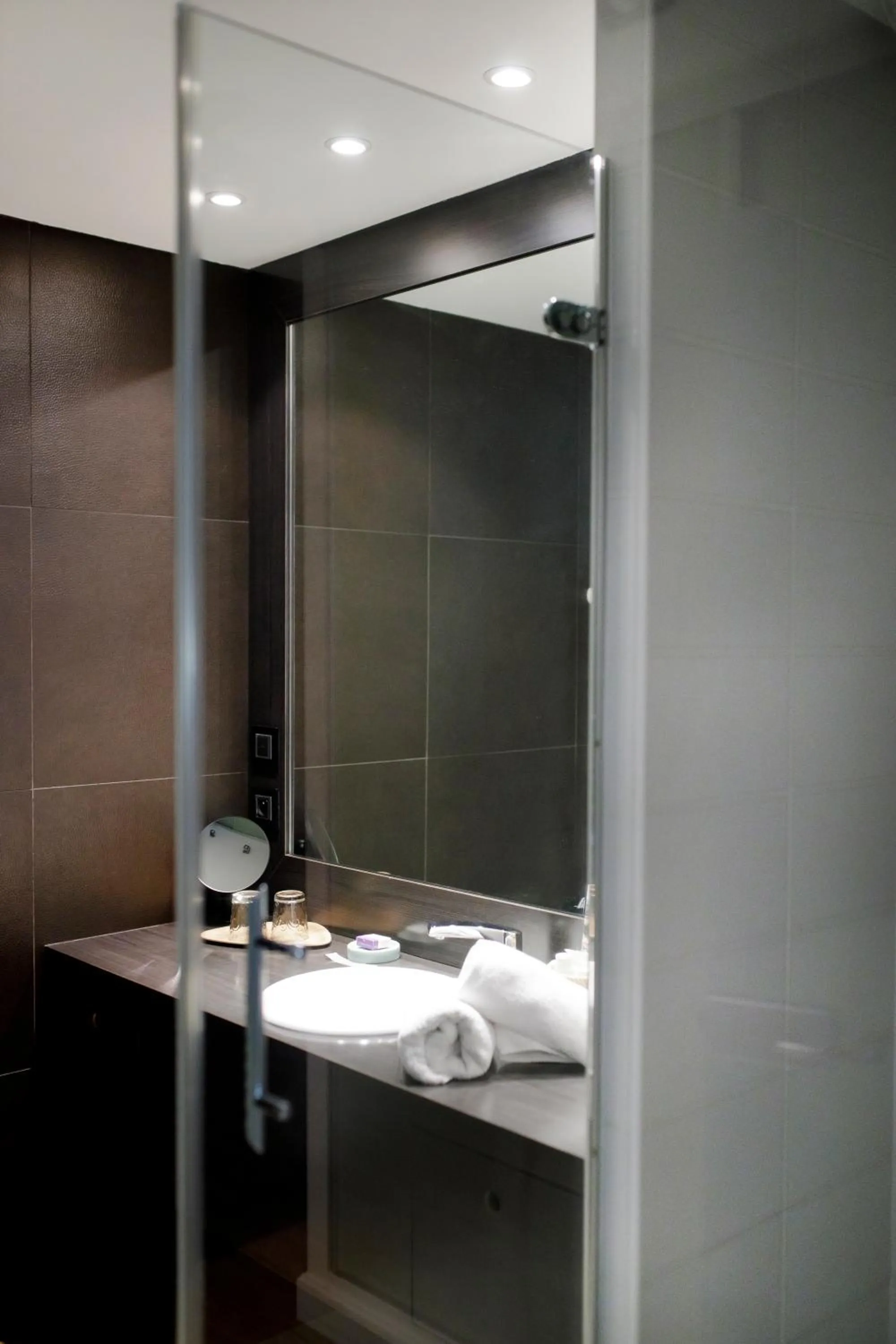 Bathroom in Maison Decoret - Relais & Châteaux