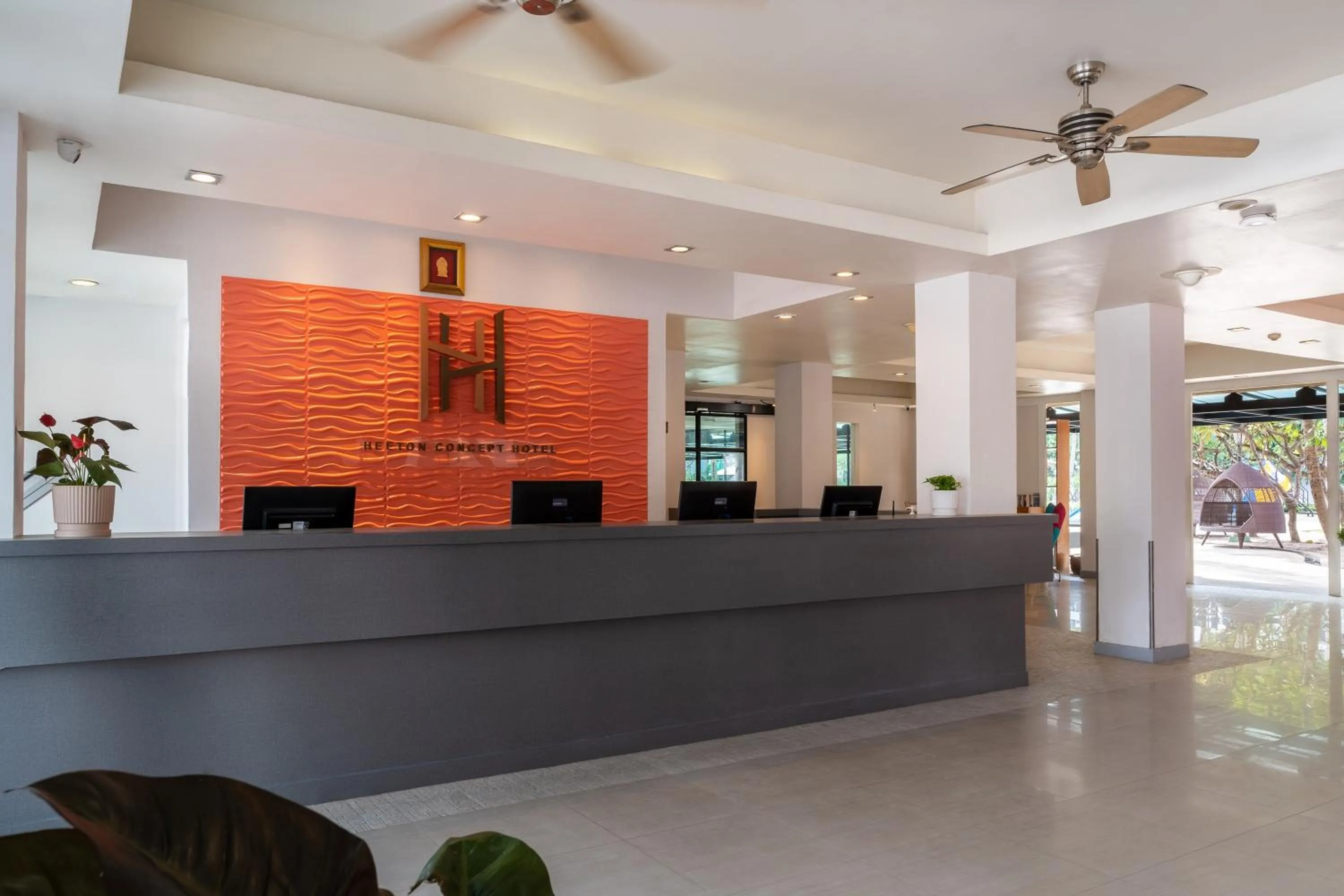 Lobby or reception in Heeton Concept Hotel Pattaya by Compass Hospitality