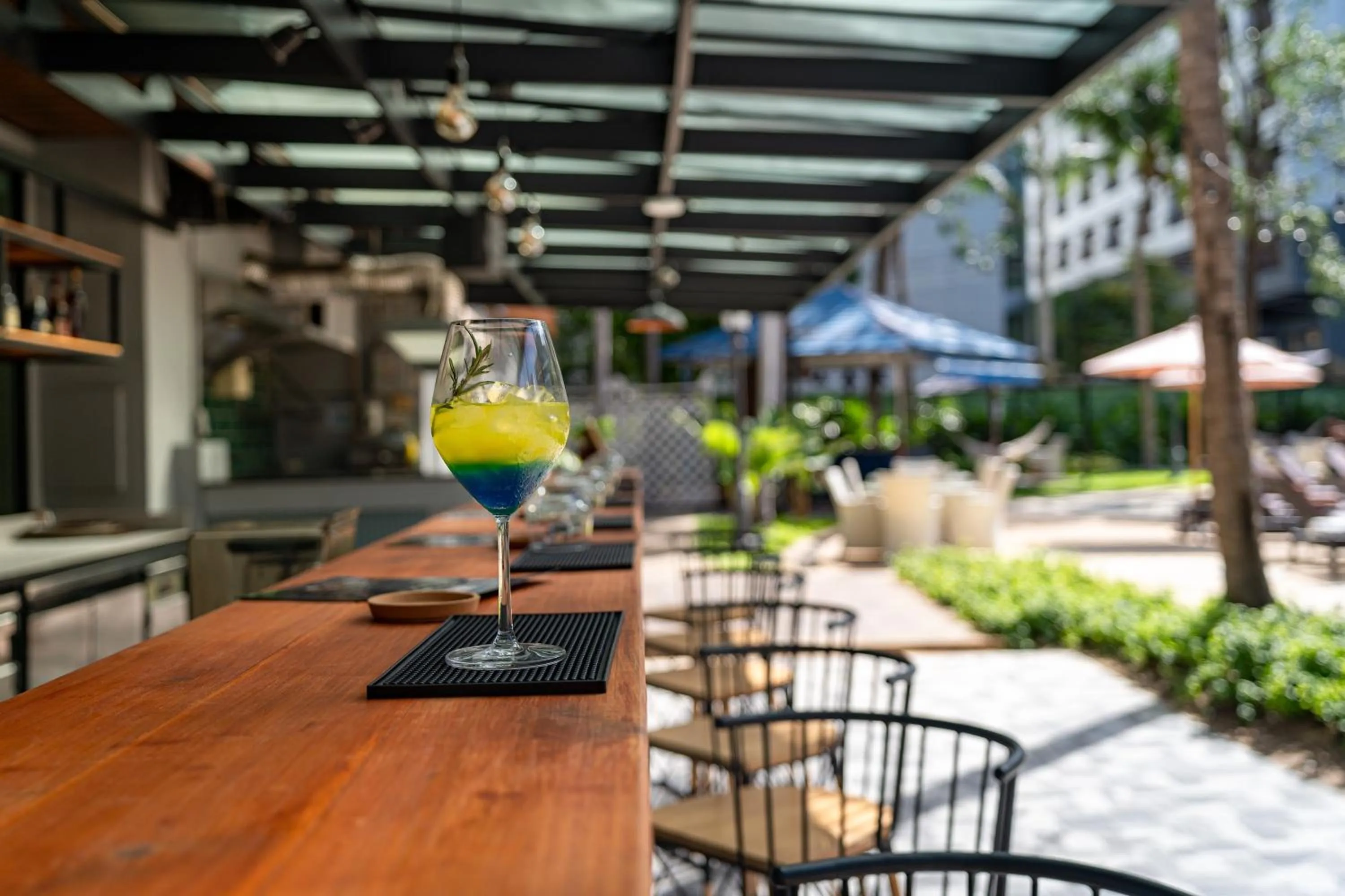 Lounge or bar in Heeton Concept Hotel Pattaya by Compass Hospitality