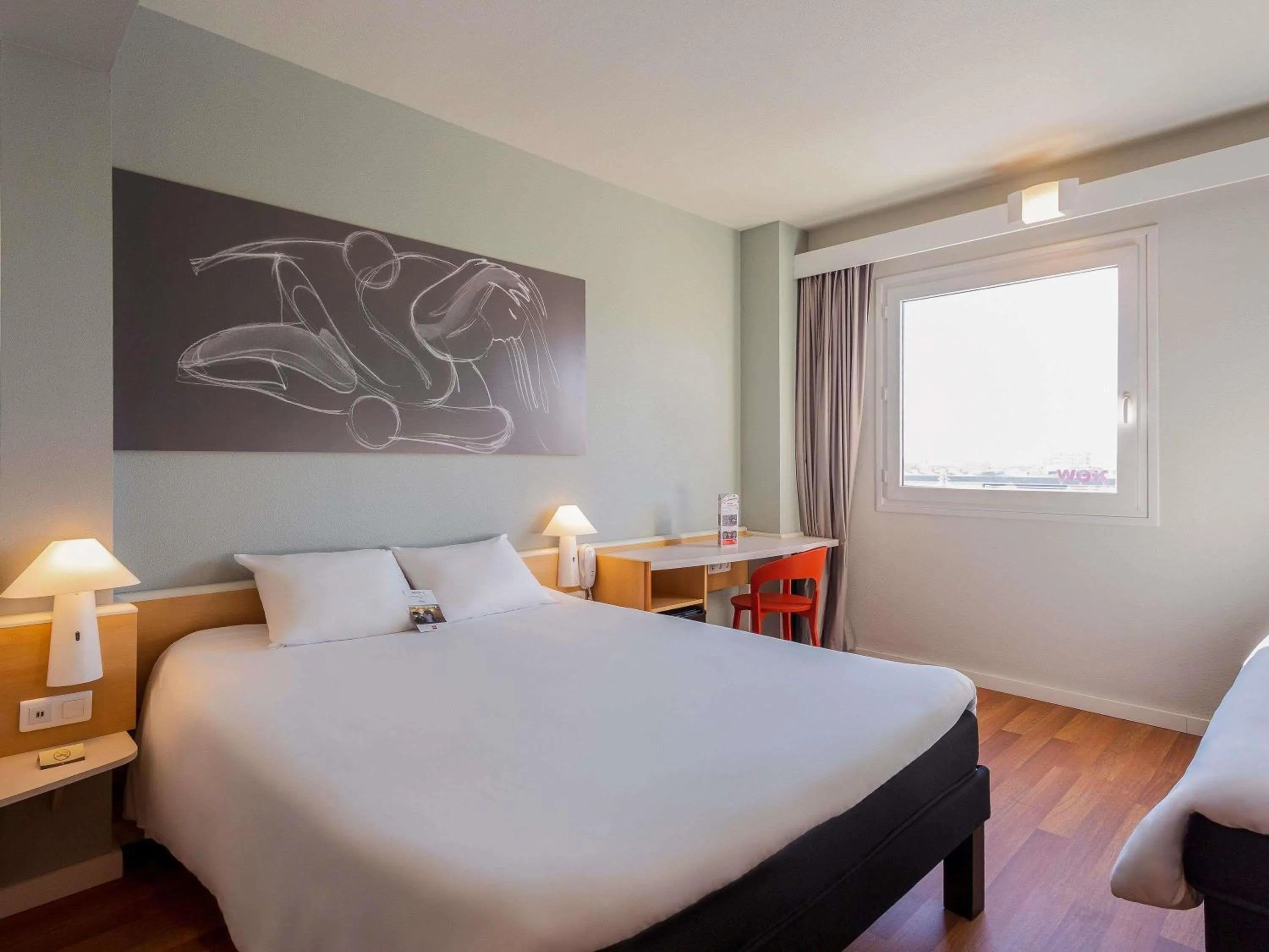Bedroom, Bed in Ibis Elche