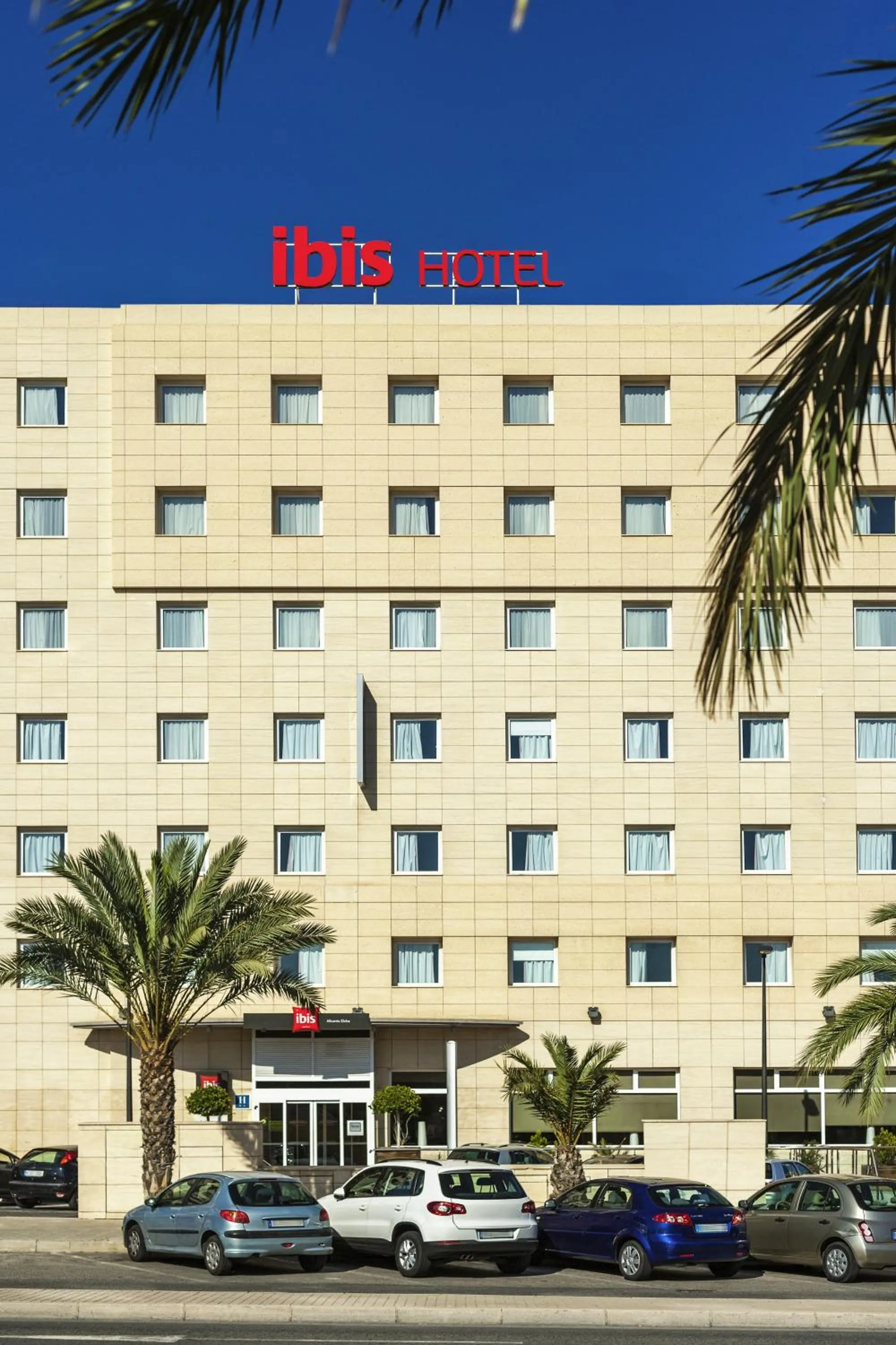Facade/entrance in Ibis Elche
