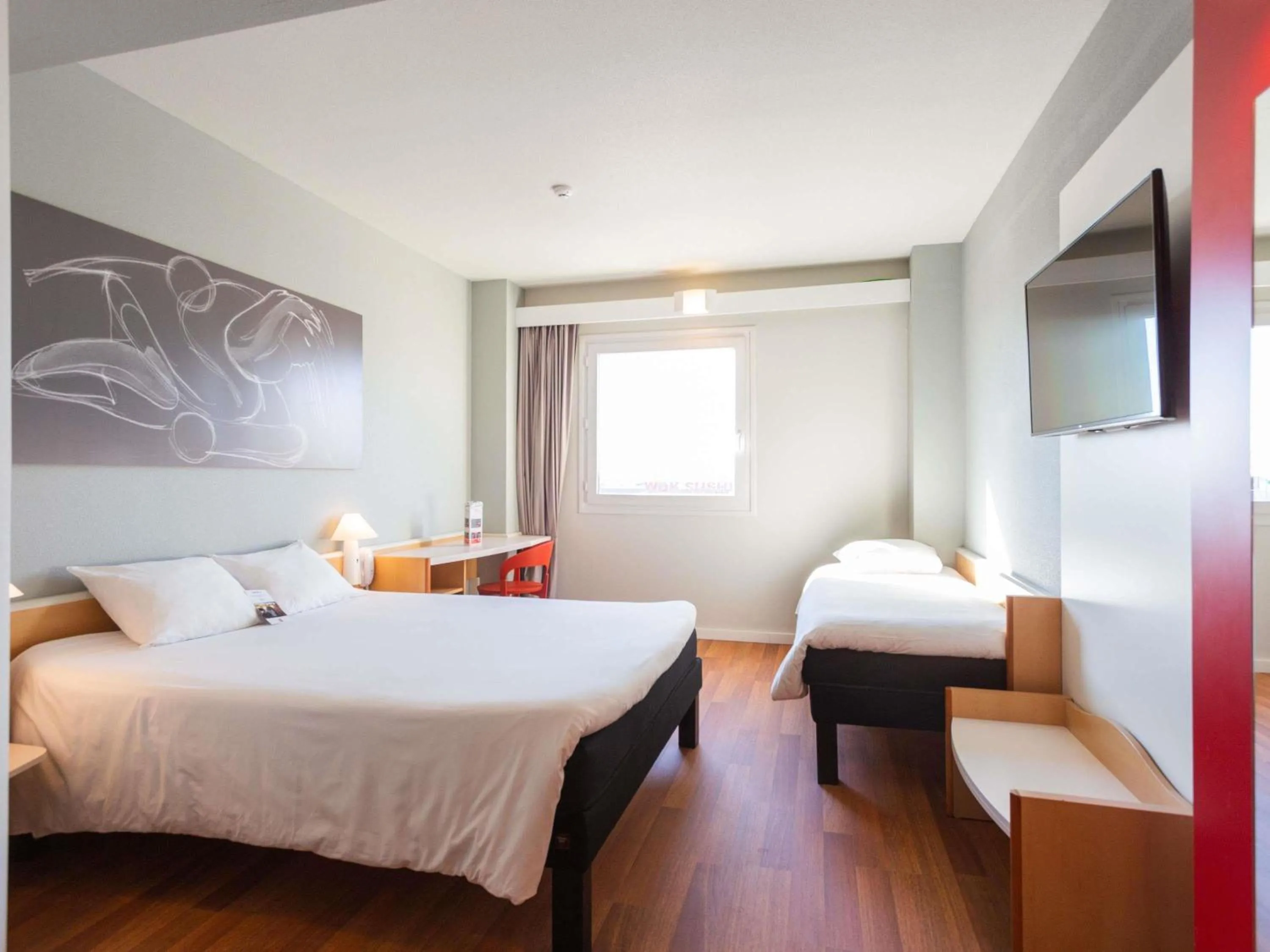 Bedroom, Bed in Ibis Elche