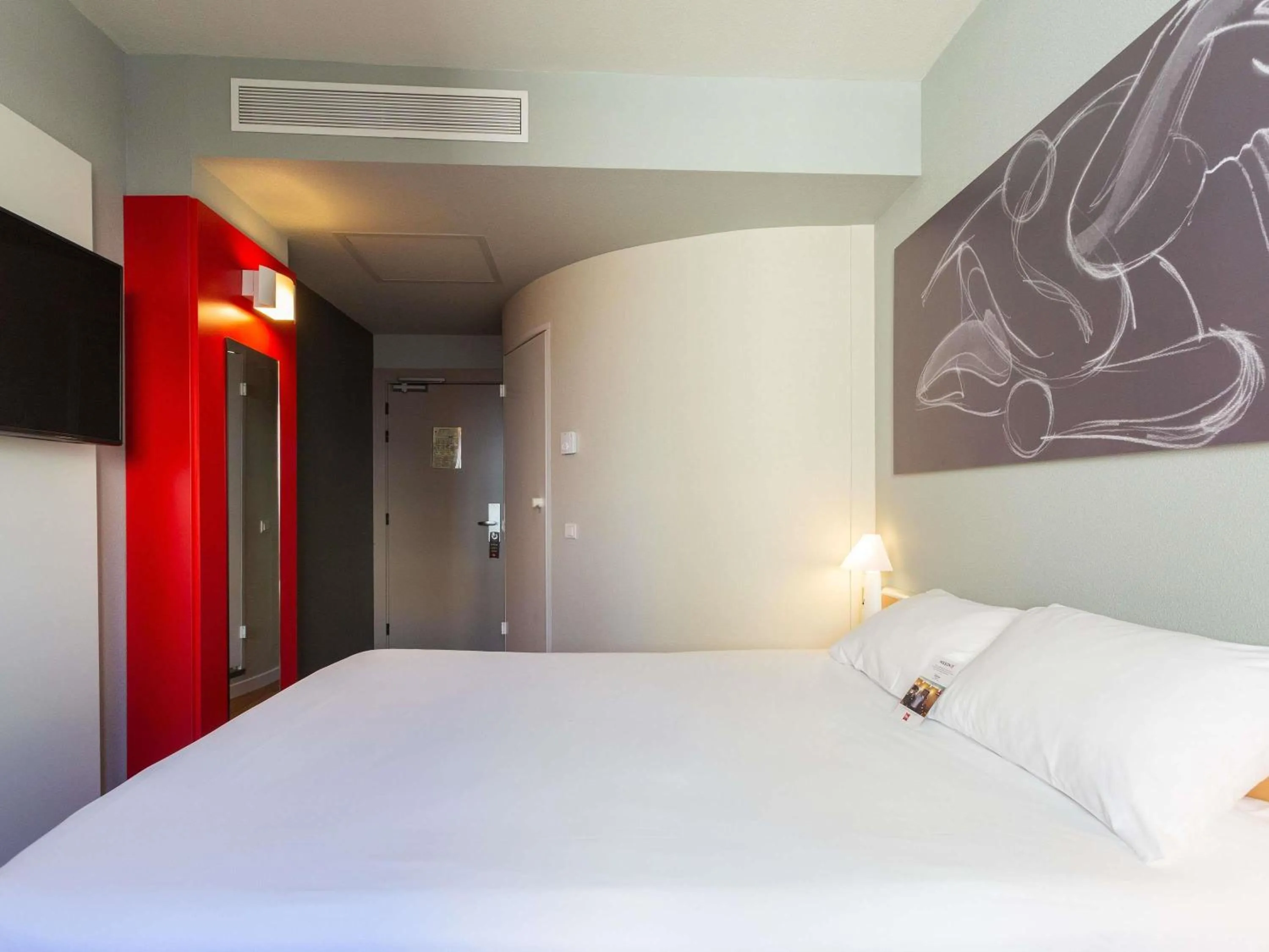 Bedroom, Bed in Ibis Elche