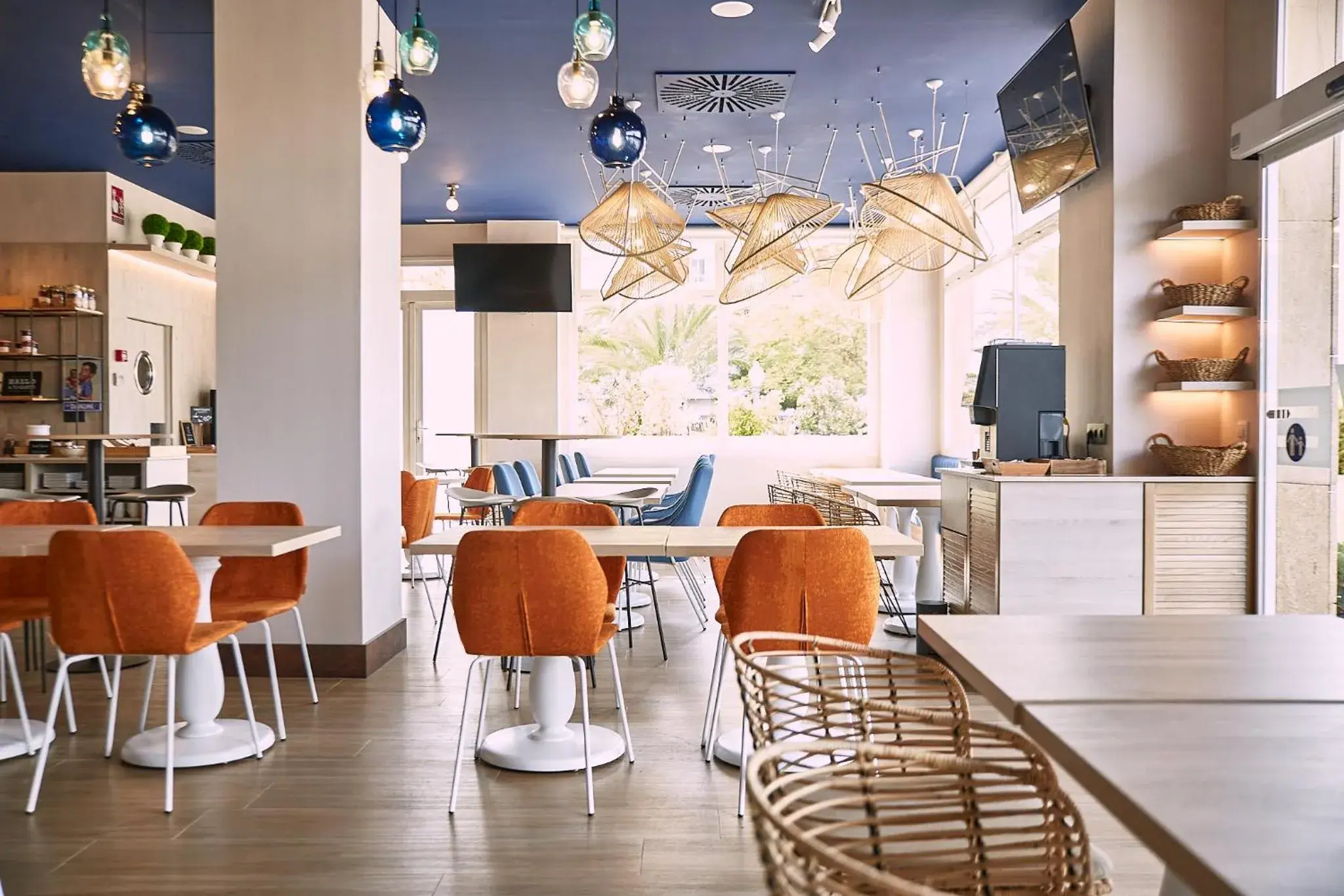 Restaurant/places to eat in Ibis Elche Restaurant/places to eat in Ibis Elche