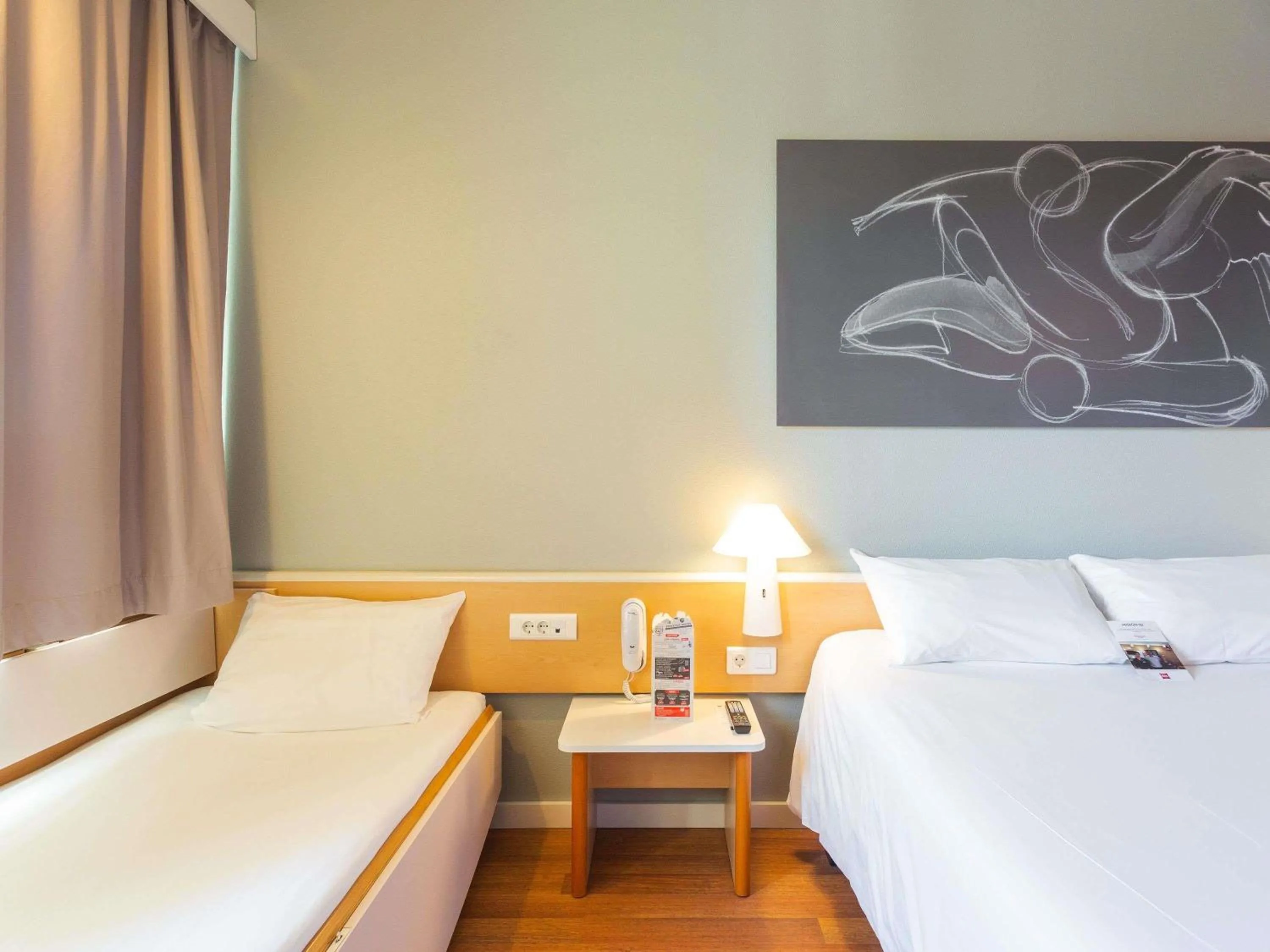 Bedroom, Bed in Ibis Elche