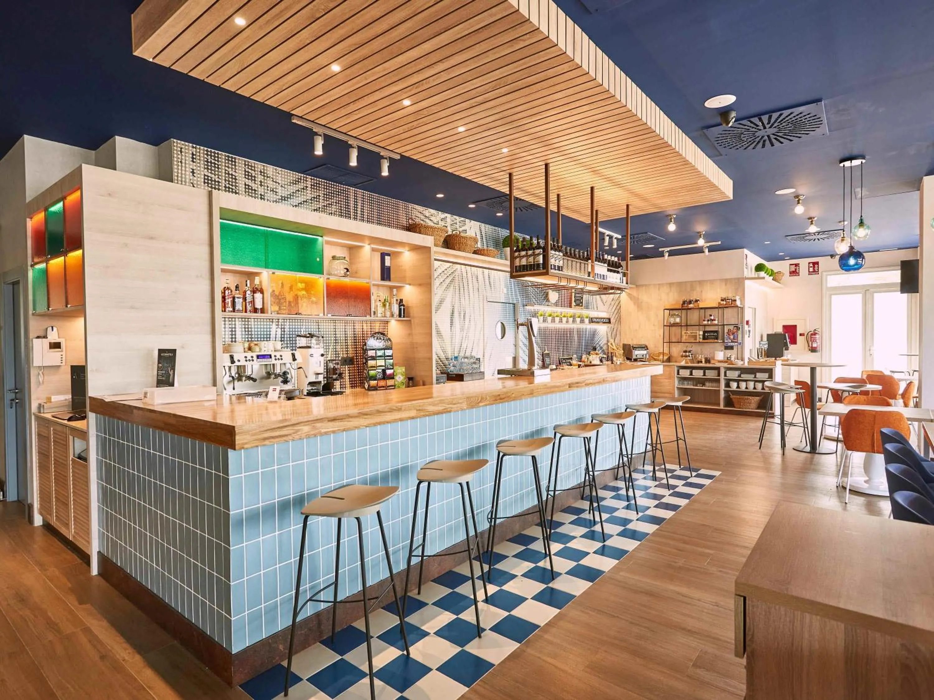 Restaurant/places to eat in Ibis Elche