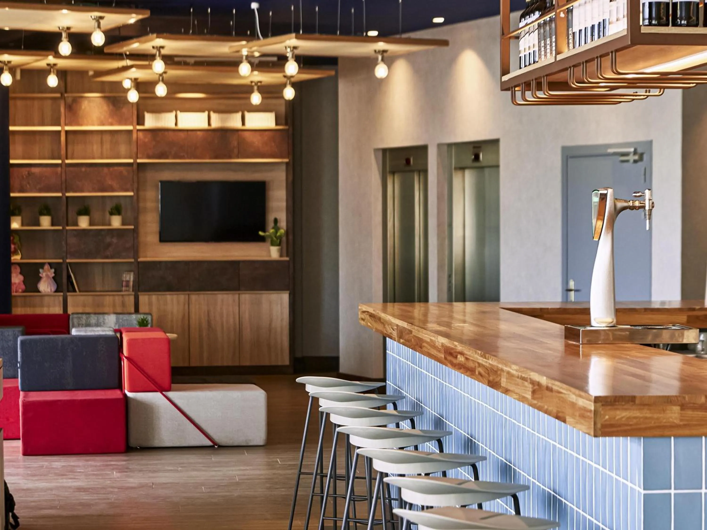 Restaurant/places to eat in Ibis Elche