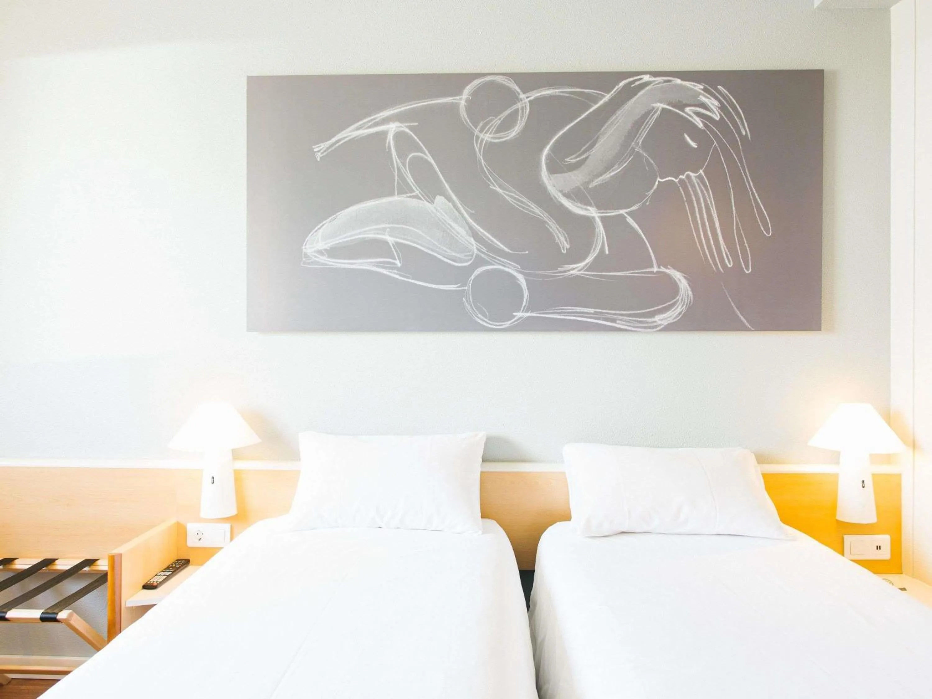 Bedroom, Bed in Ibis Elche