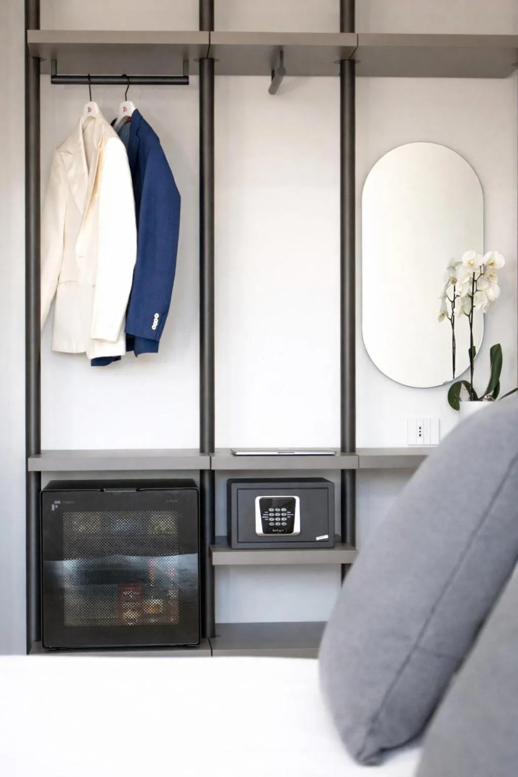 wardrobe in Fiorentini Residence NAPOLI