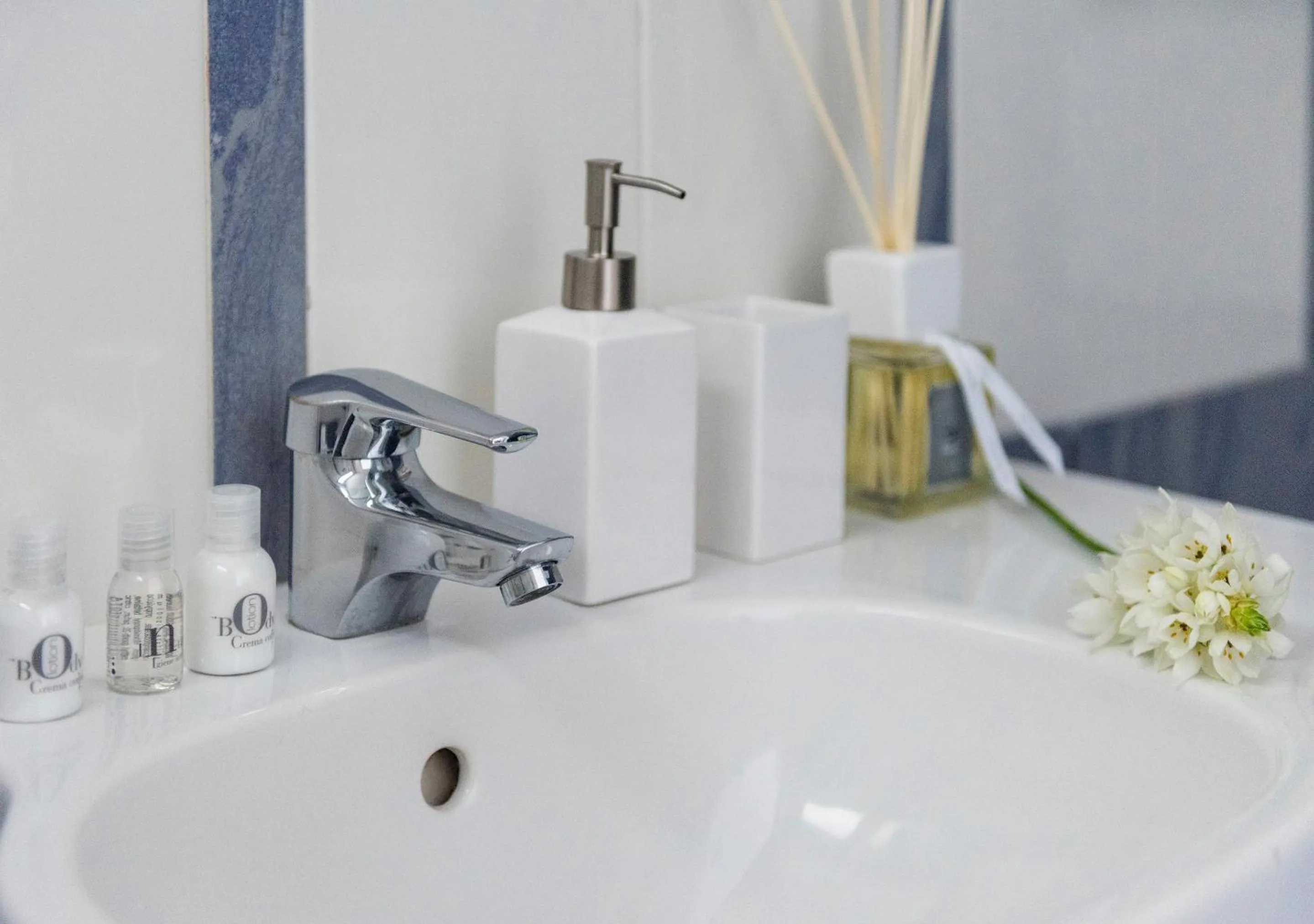 Decorative detail in Fiorentini Residence NAPOLI