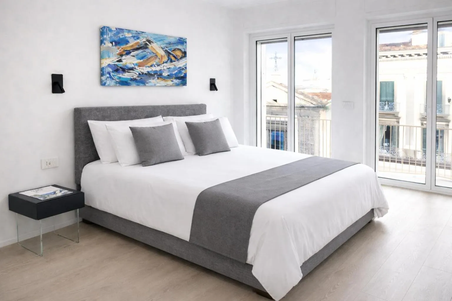 Photo of the whole room, Bed in Fiorentini Residence NAPOLI