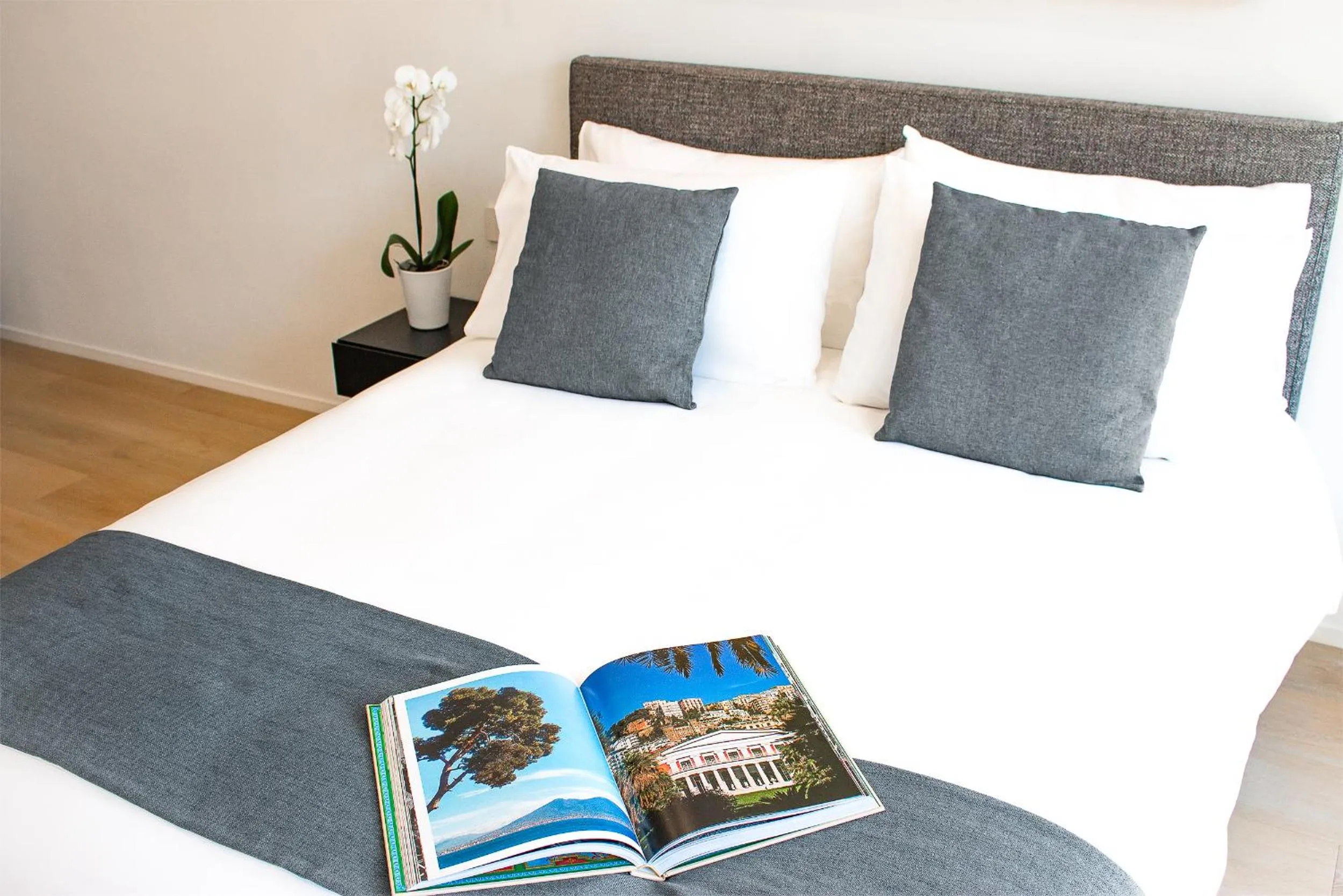 Bedroom, Bed in Fiorentini Residence NAPOLI