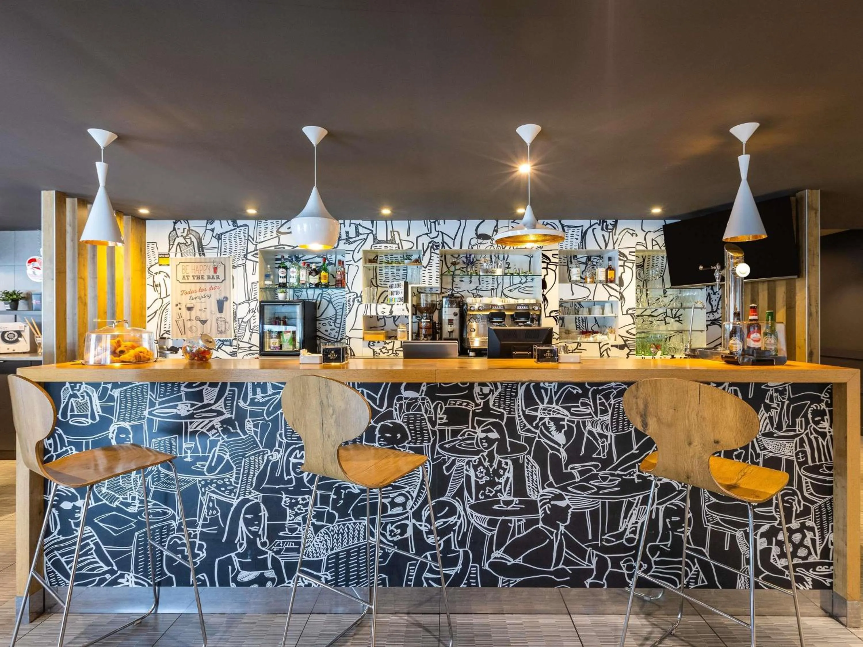 Lounge or bar in Ibis Bilbao Barakaldo
