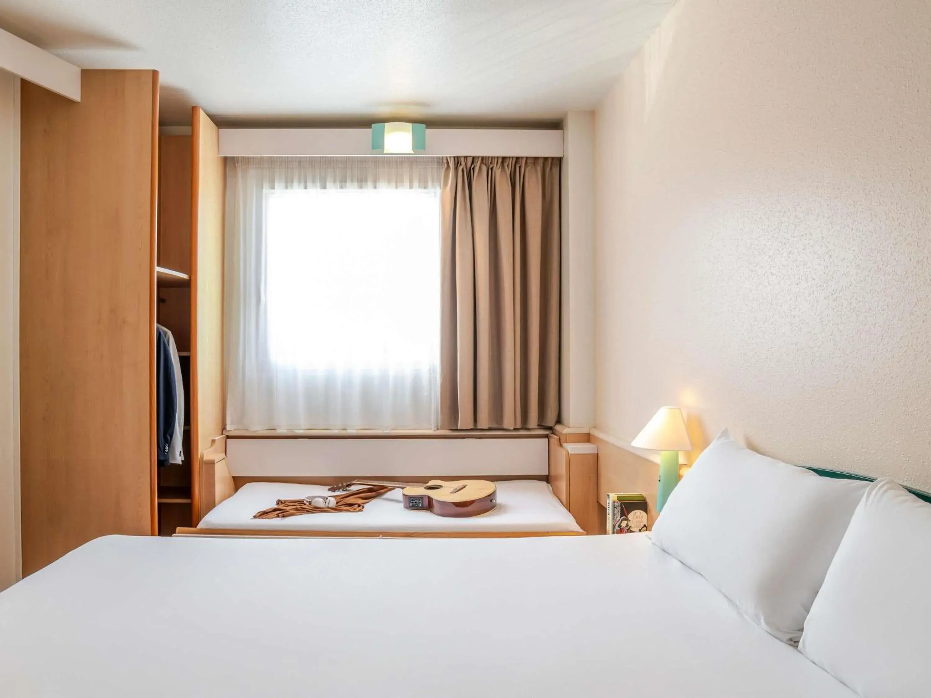 Bedroom, Bed in Ibis Bilbao Barakaldo Bedroom, Bed in Ibis Bilbao Barakaldo