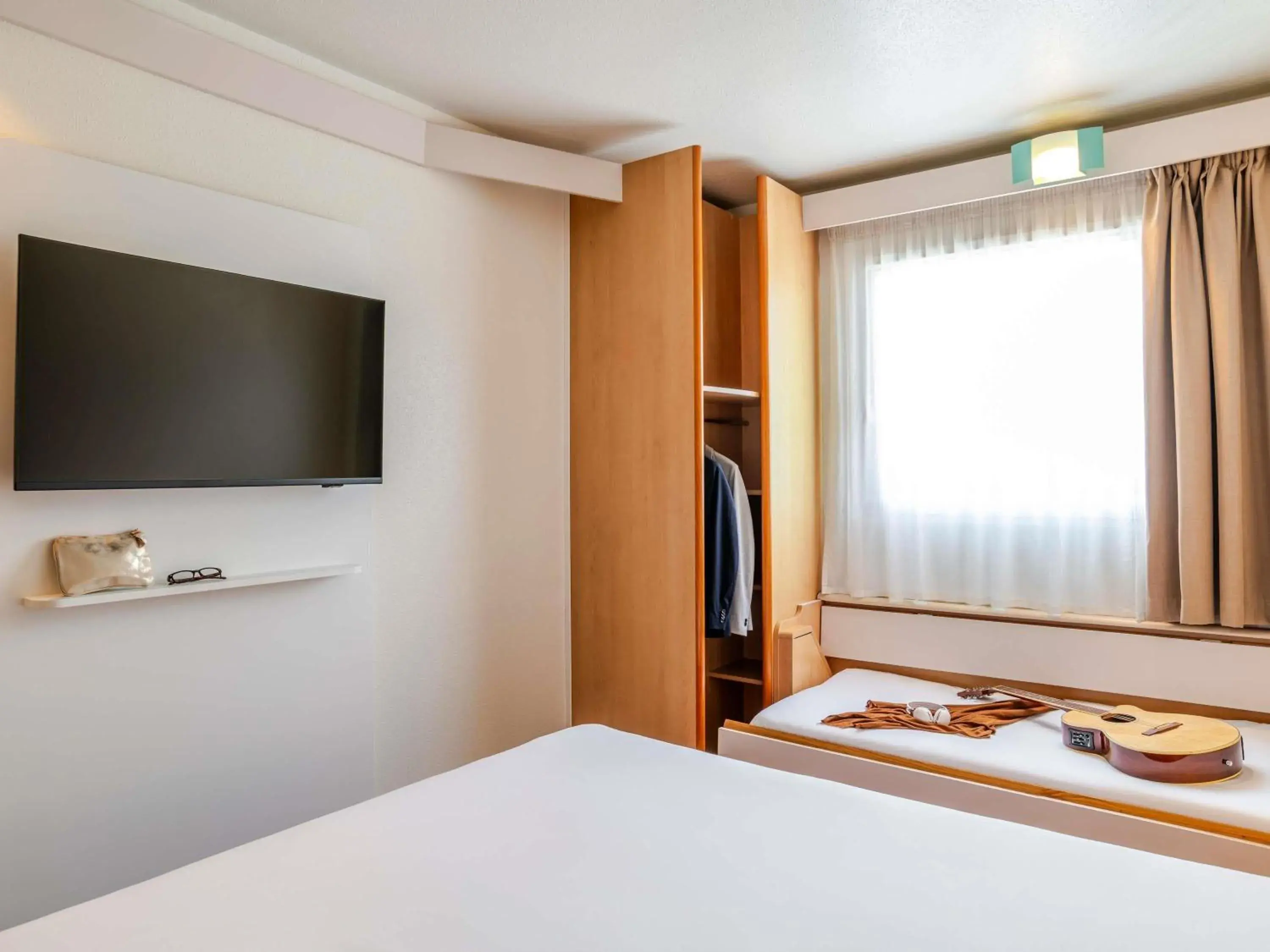 Property building, Bed in Ibis Bilbao Barakaldo Property building, Bed in Ibis Bilbao Barakaldo