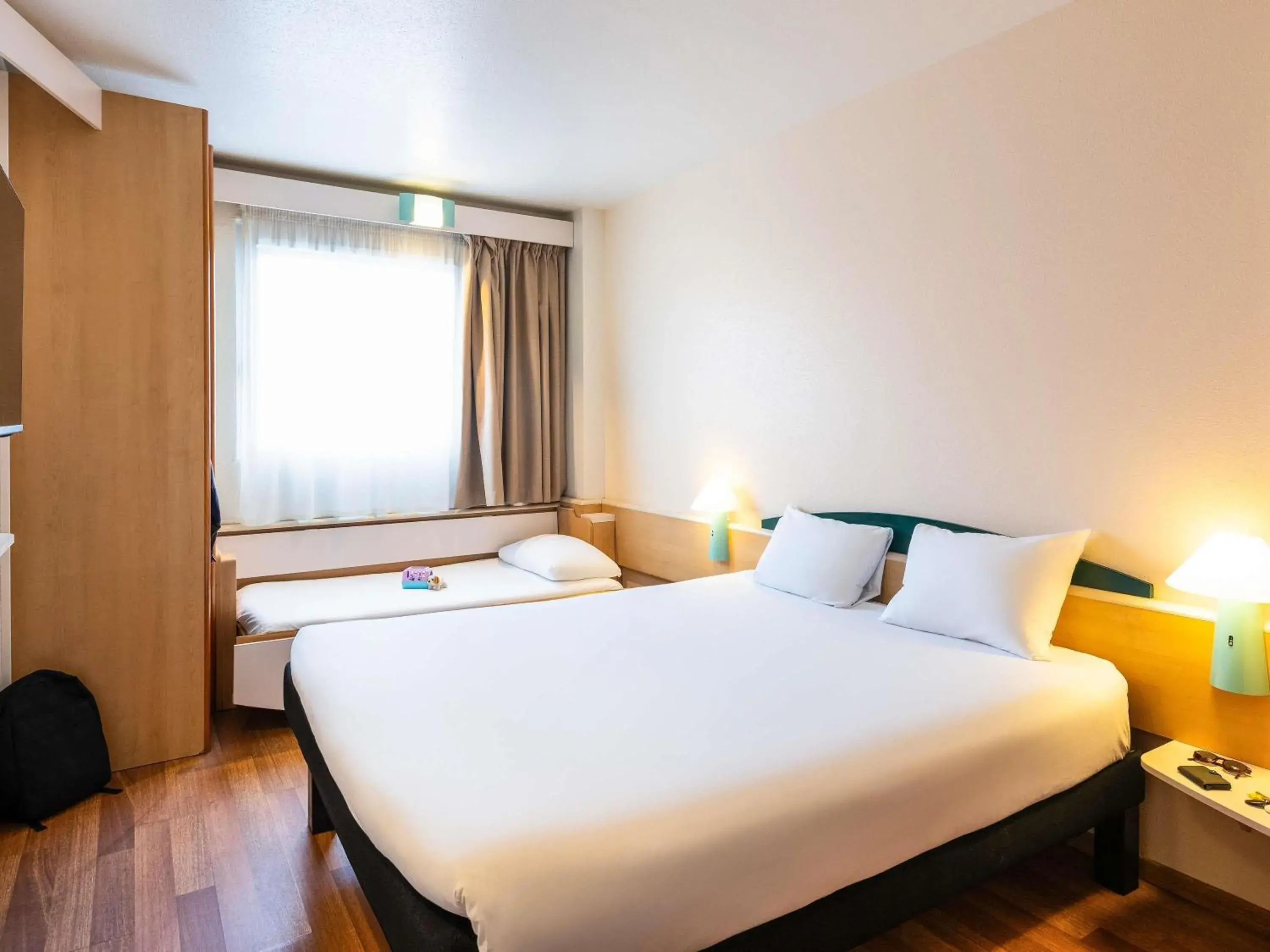 Bedroom, Bed in Ibis Bilbao Barakaldo Bedroom, Bed in Ibis Bilbao Barakaldo