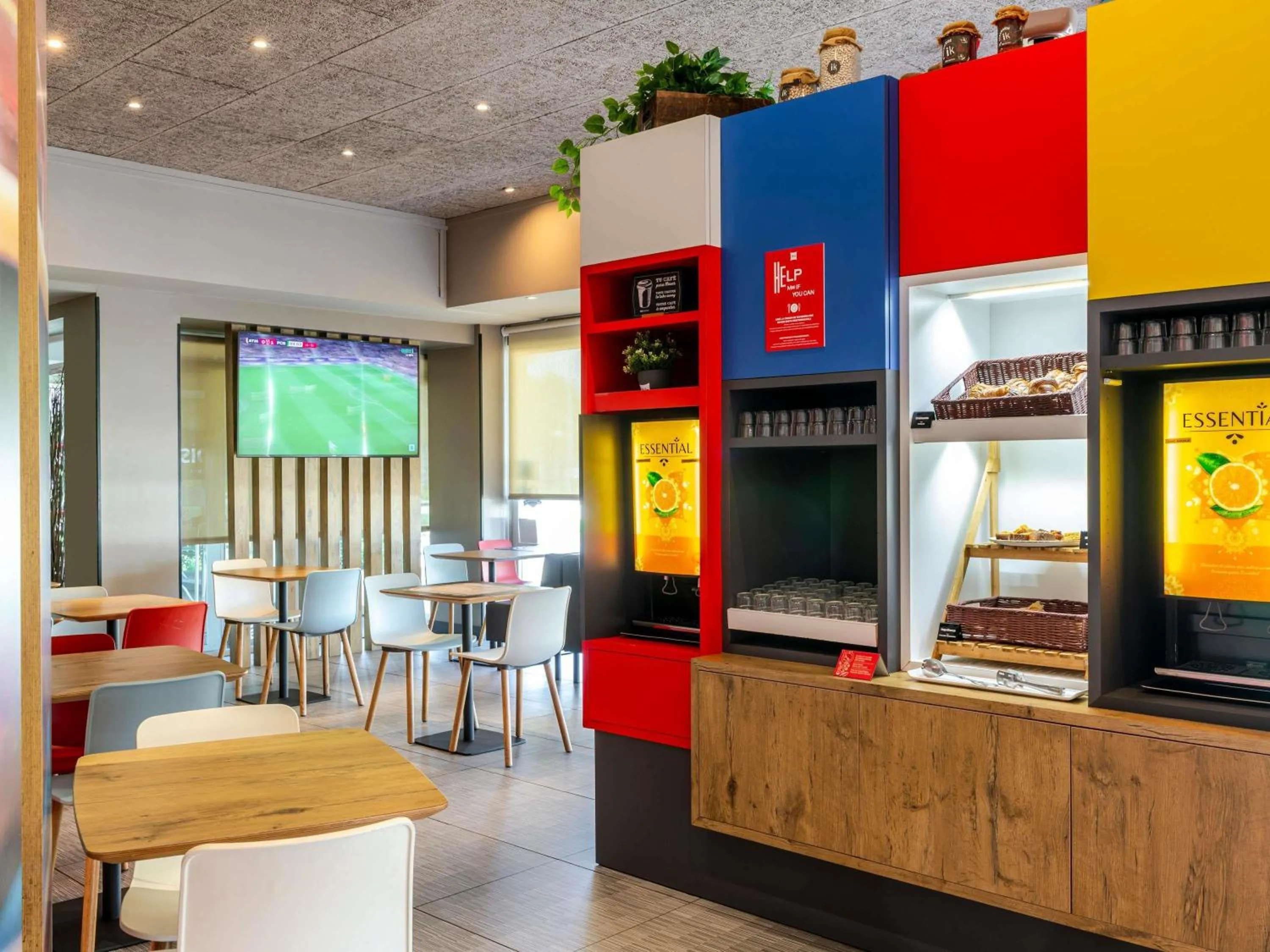 Lounge or bar in Ibis Bilbao Barakaldo