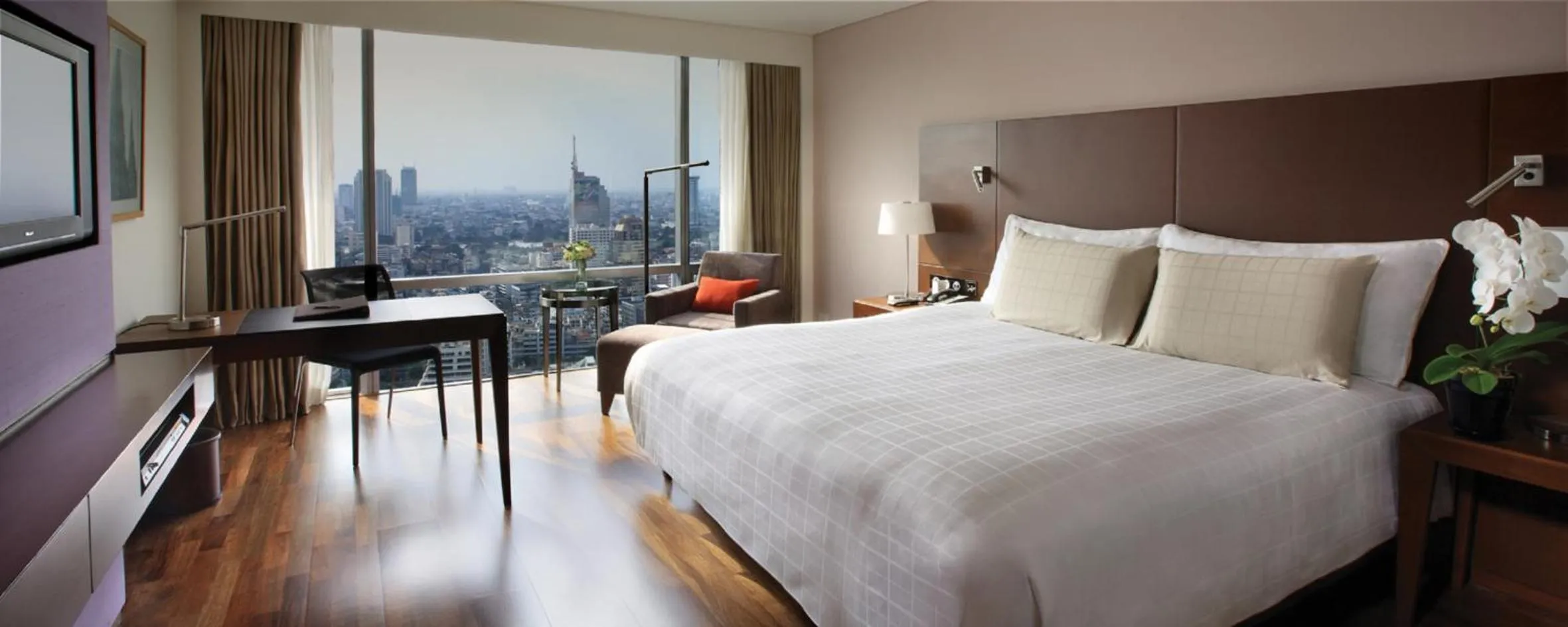 Bedroom, Bed in Pullman Bangkok Hotel G