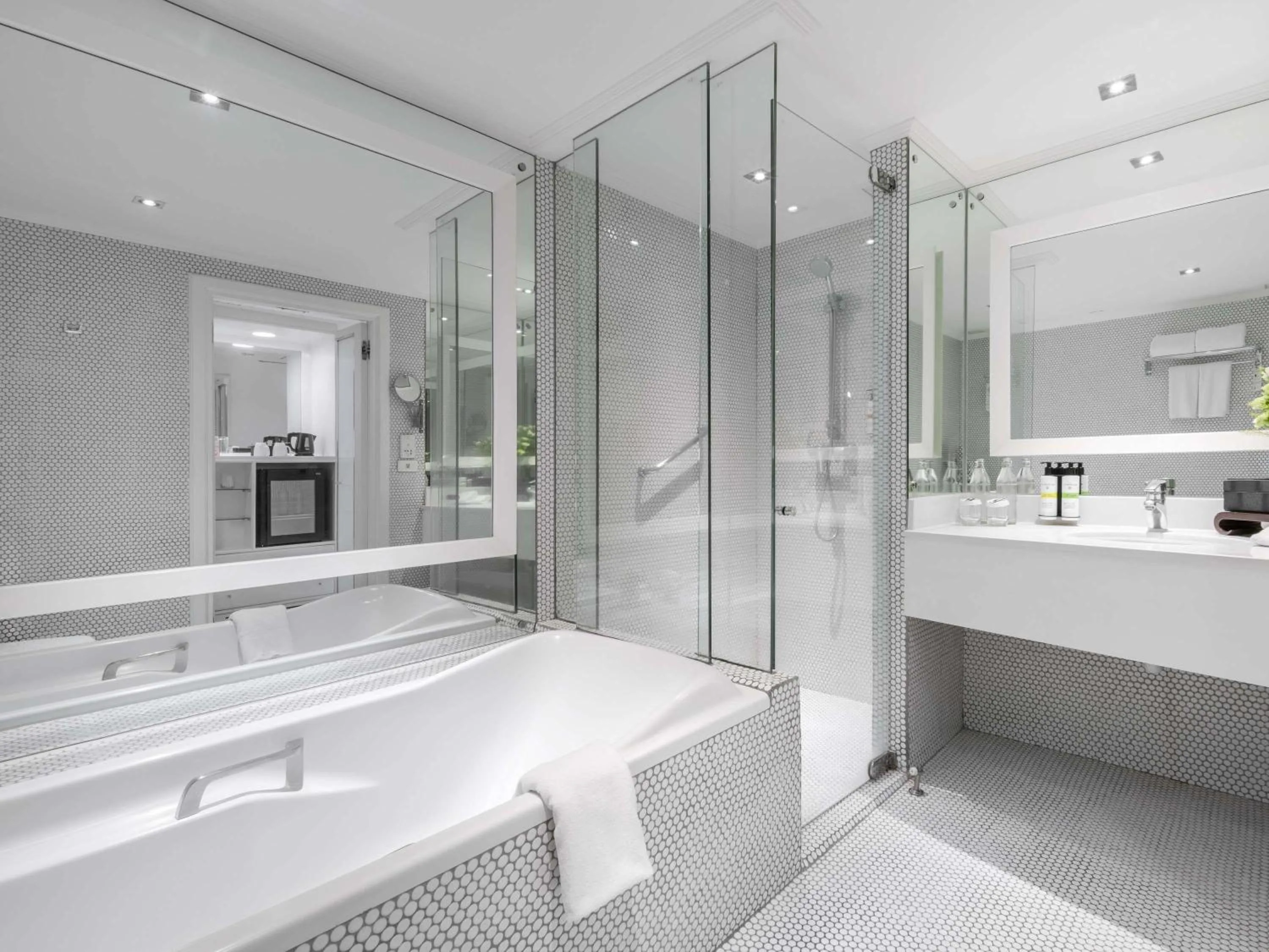 Bedroom in Pullman Bangkok Hotel G