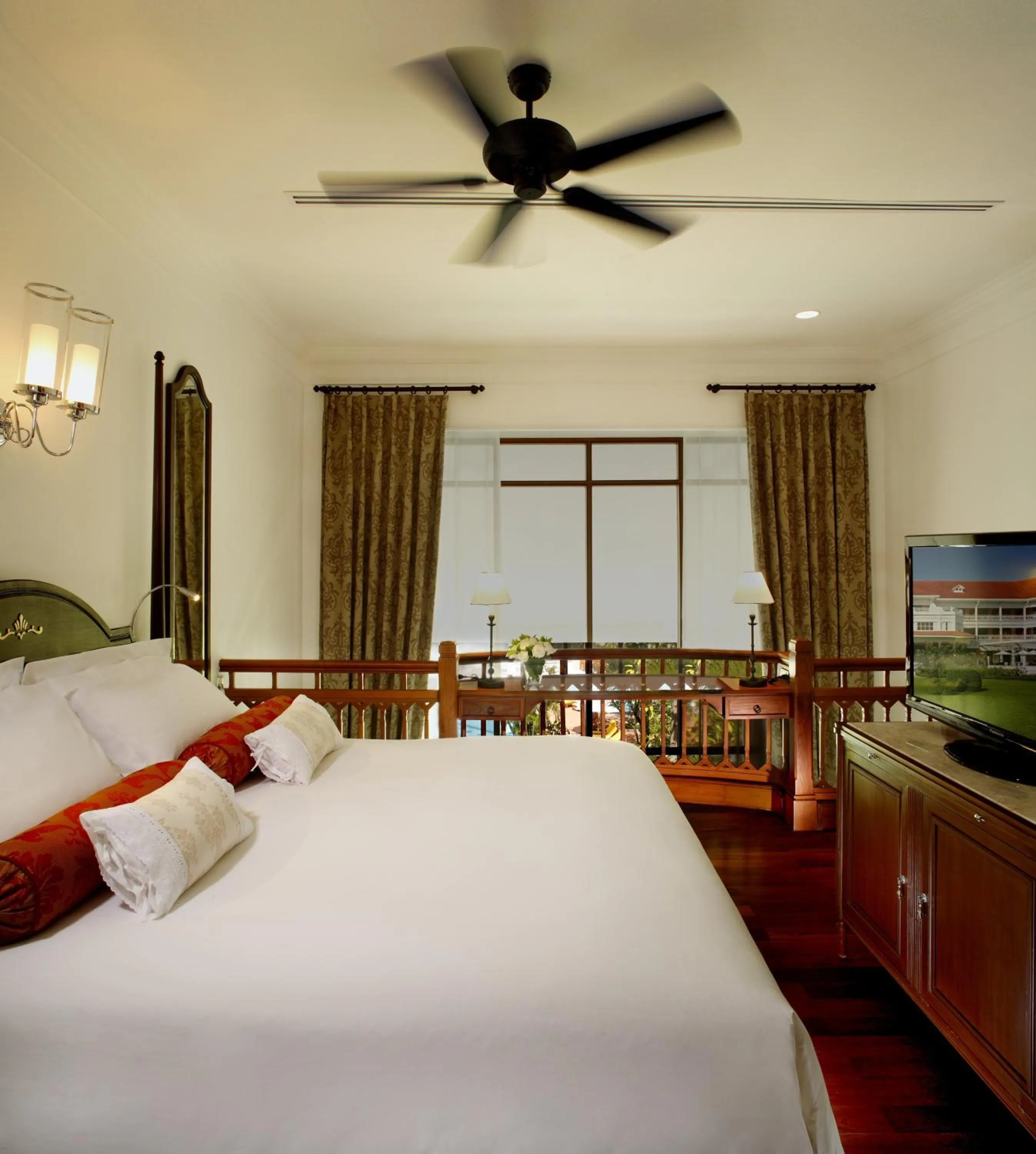 Photo of the whole room, Bed in Centara Grand Beach Resort & Villas Hua Hin