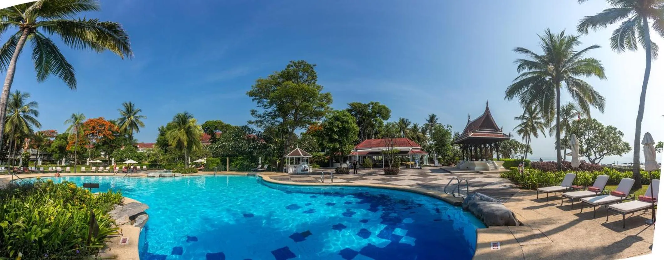 Swimming pool in Centara Grand Beach Resort & Villas Hua Hin