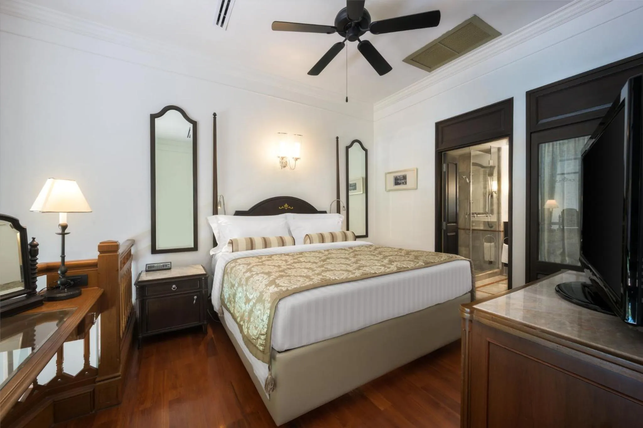 Photo of the whole room, Bed in Centara Grand Beach Resort & Villas Hua Hin