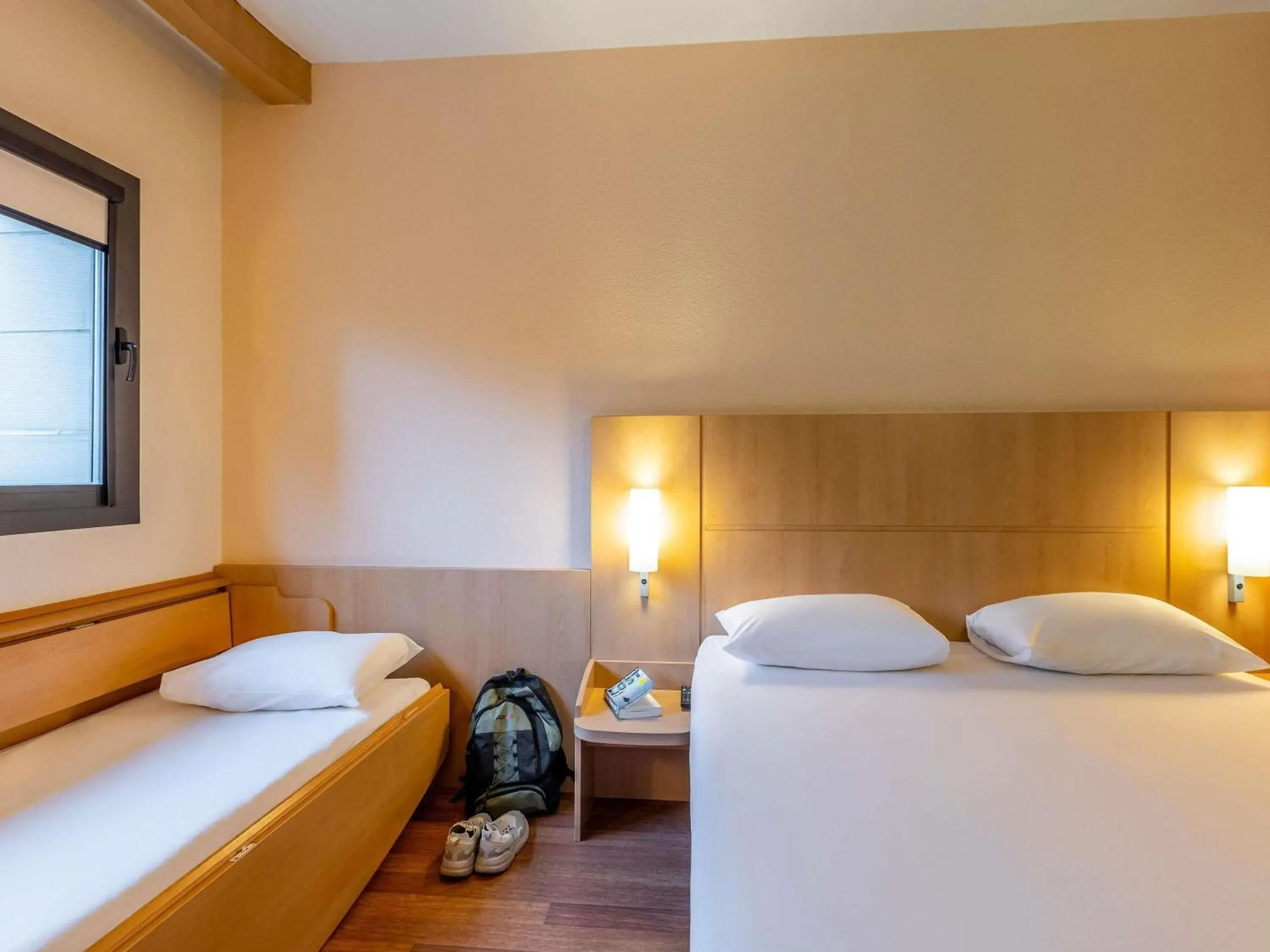 Bedroom, Bed in Ibis Bilbao Centro Bedroom, Bed in Ibis Bilbao Centro