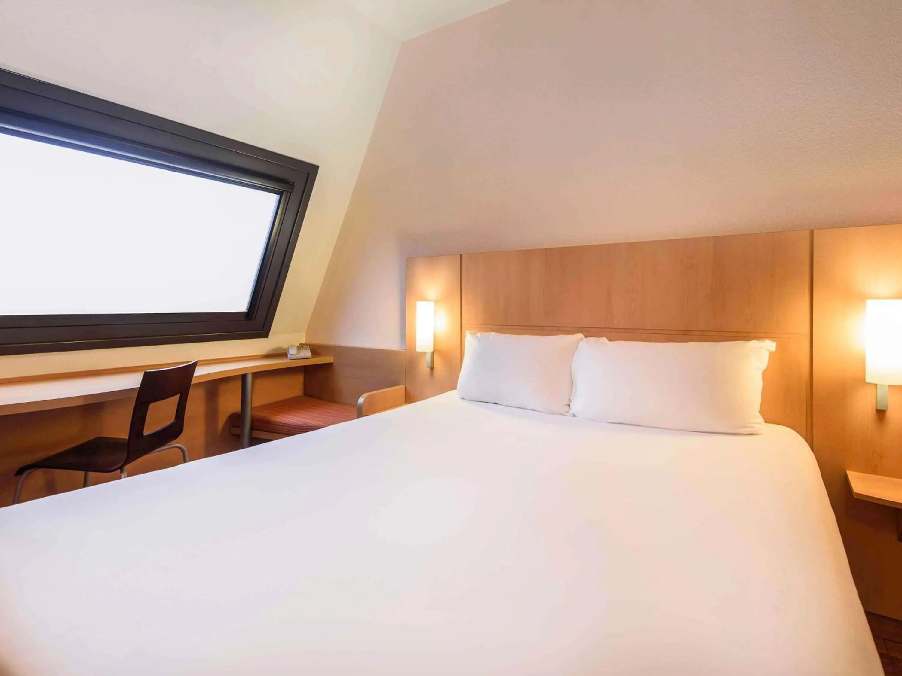 Bedroom, Bed in Ibis Bilbao Centro