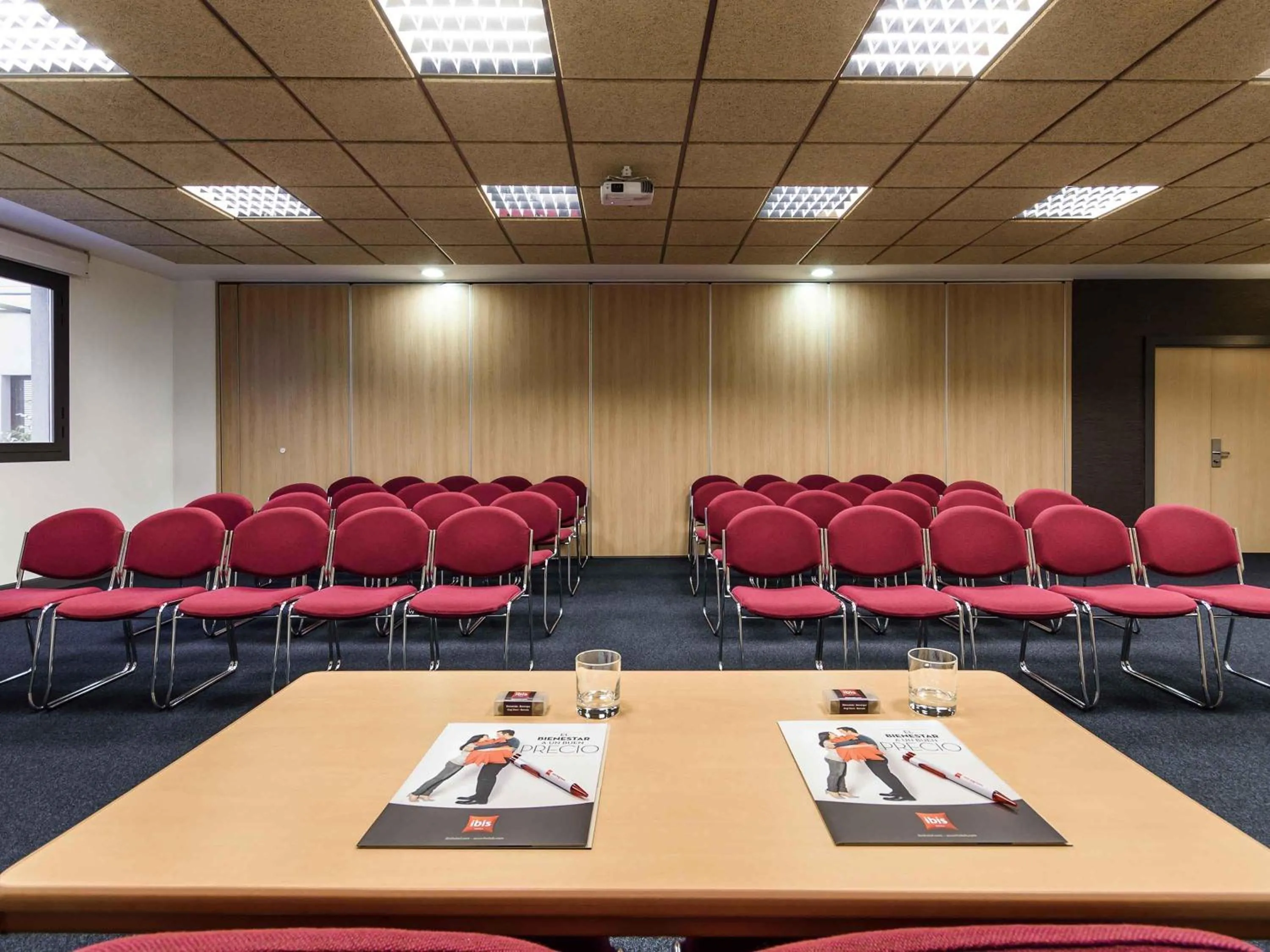 Meeting/conference room in Ibis Bilbao Centro