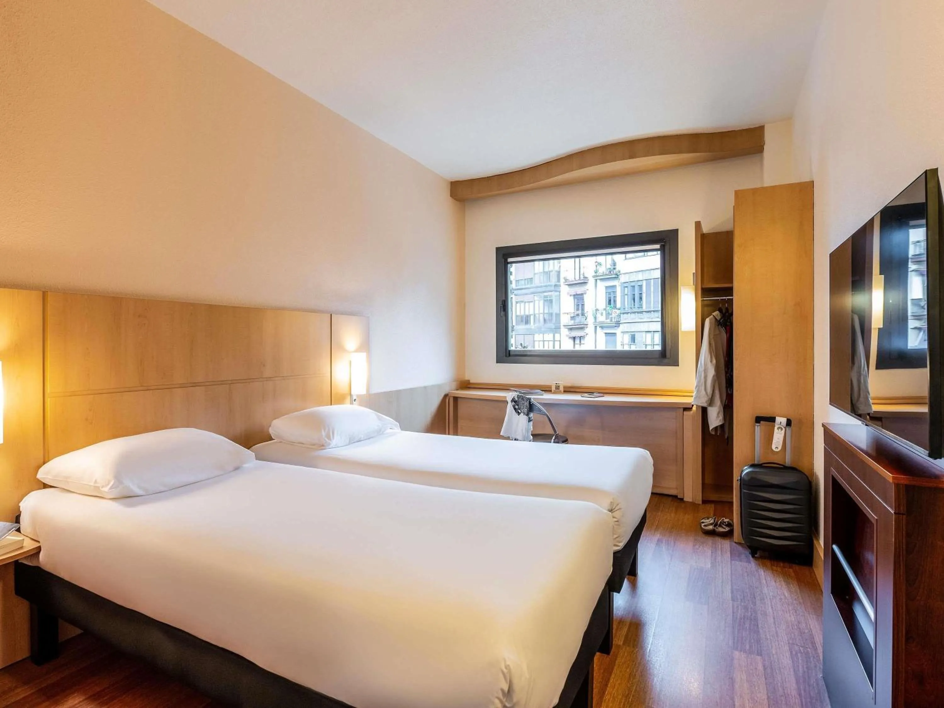 Bedroom, Bed in Ibis Bilbao Centro