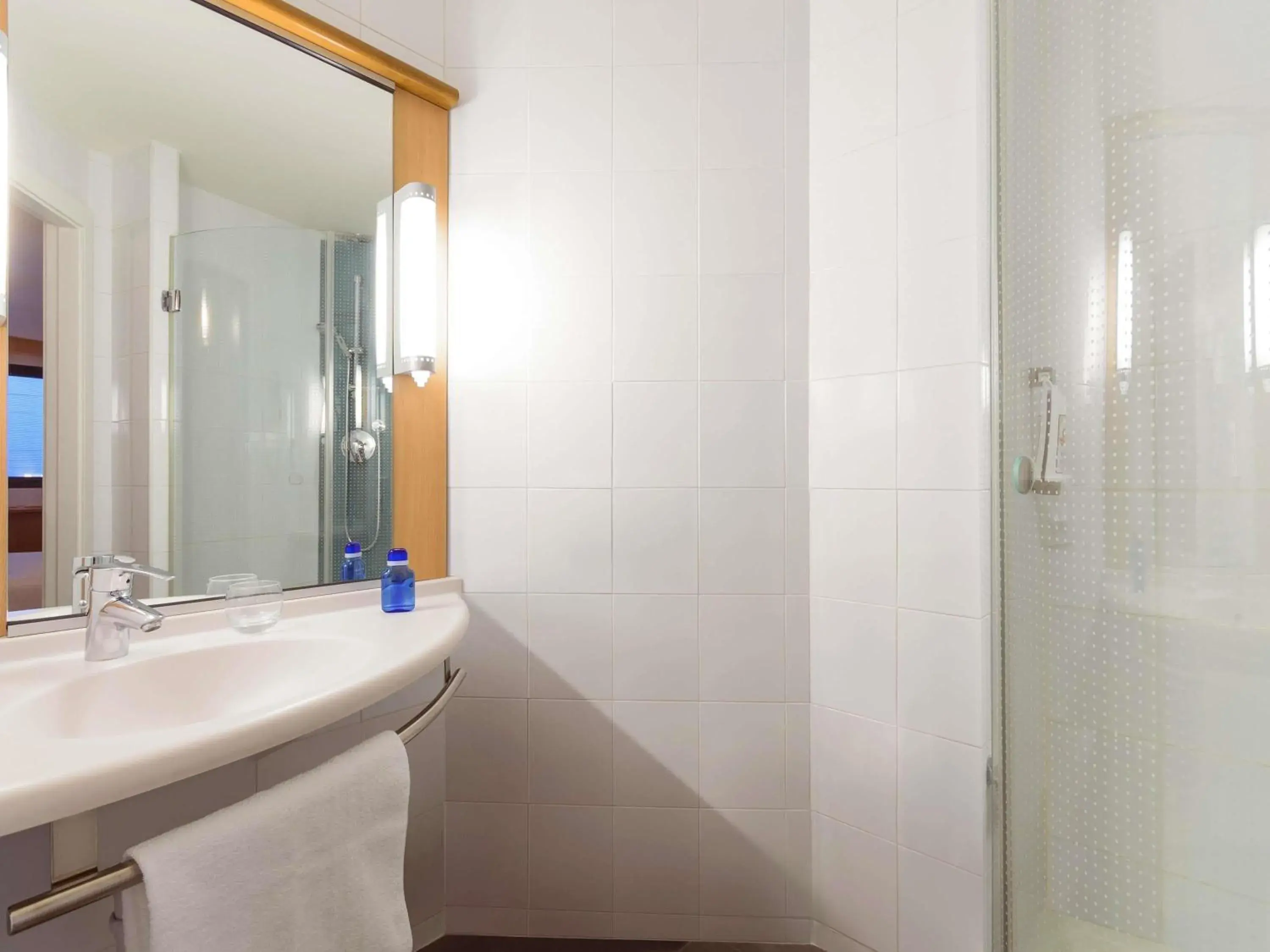 Bedroom in Ibis Bilbao Centro Bedroom in Ibis Bilbao Centro