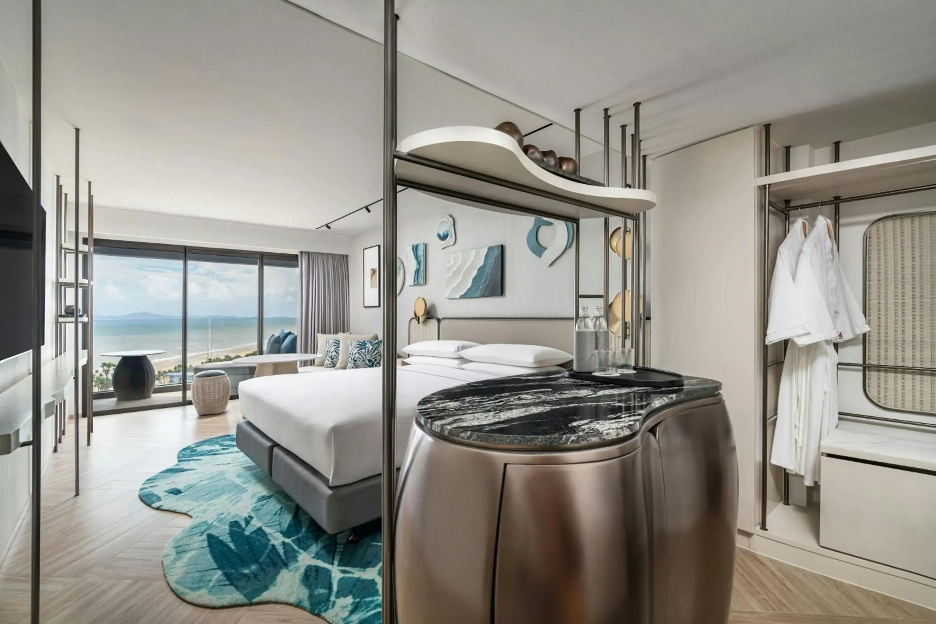 Premium Deluxe, Guest Room, 1 King, Sea View, Balcony in Pattaya Marriott Resort and Spa Premium Deluxe, Guest Room, 1 King, Sea View, Balcony in Pattaya Marriott Resort and Spa