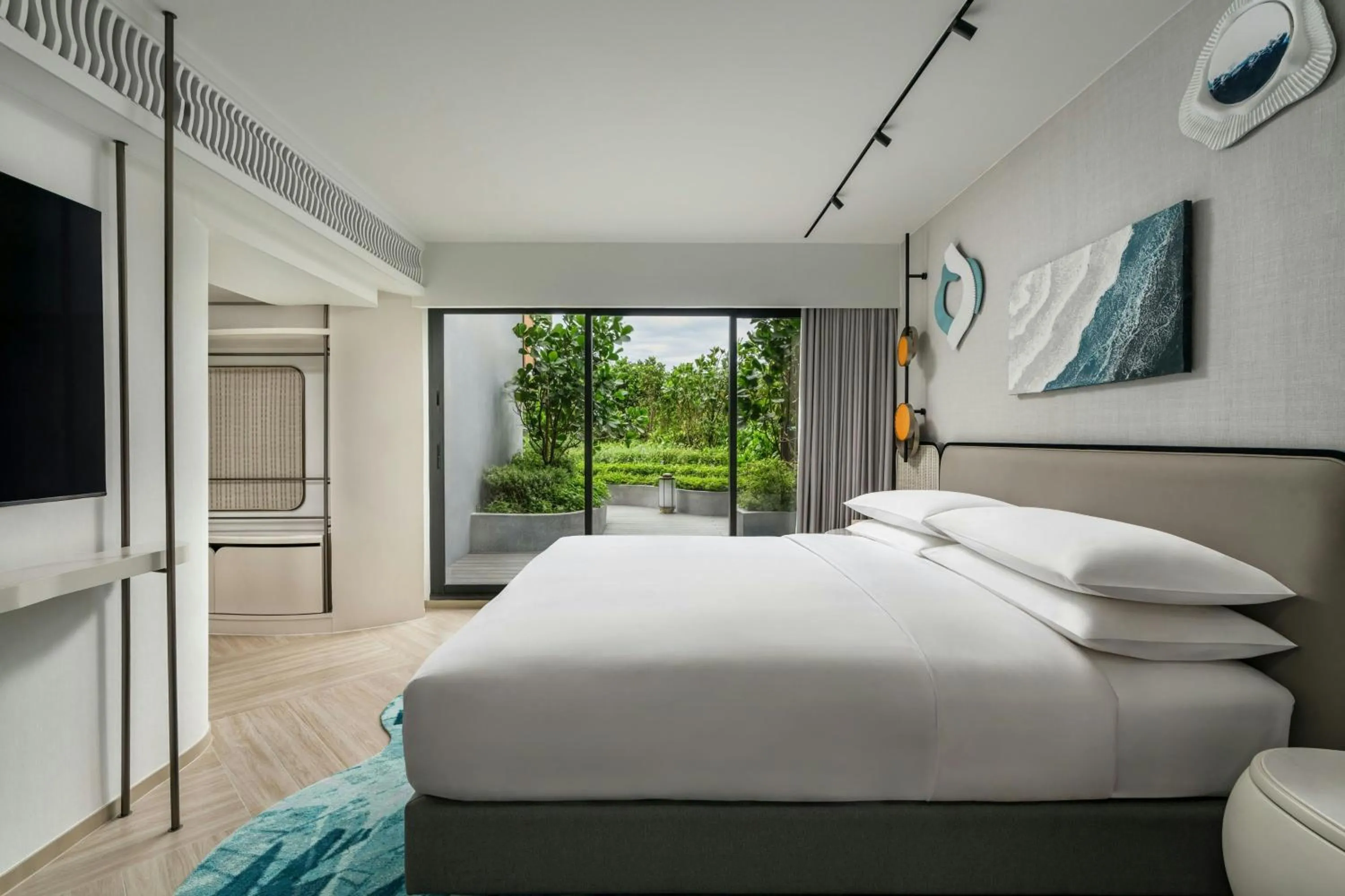 Photo of the whole room, Bed in Pattaya Marriott Resort and Spa