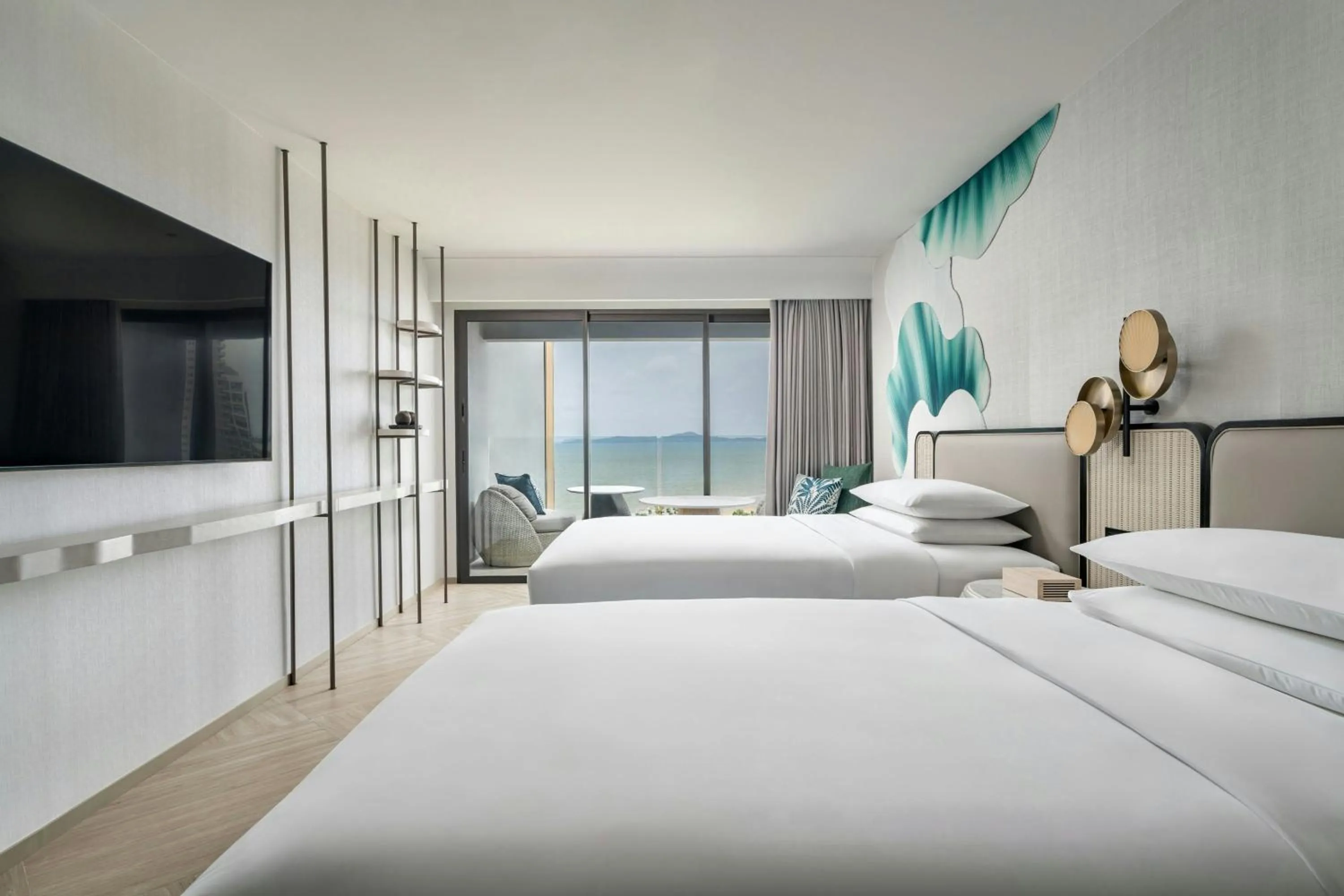 Photo of the whole room, Bed in Pattaya Marriott Resort and Spa