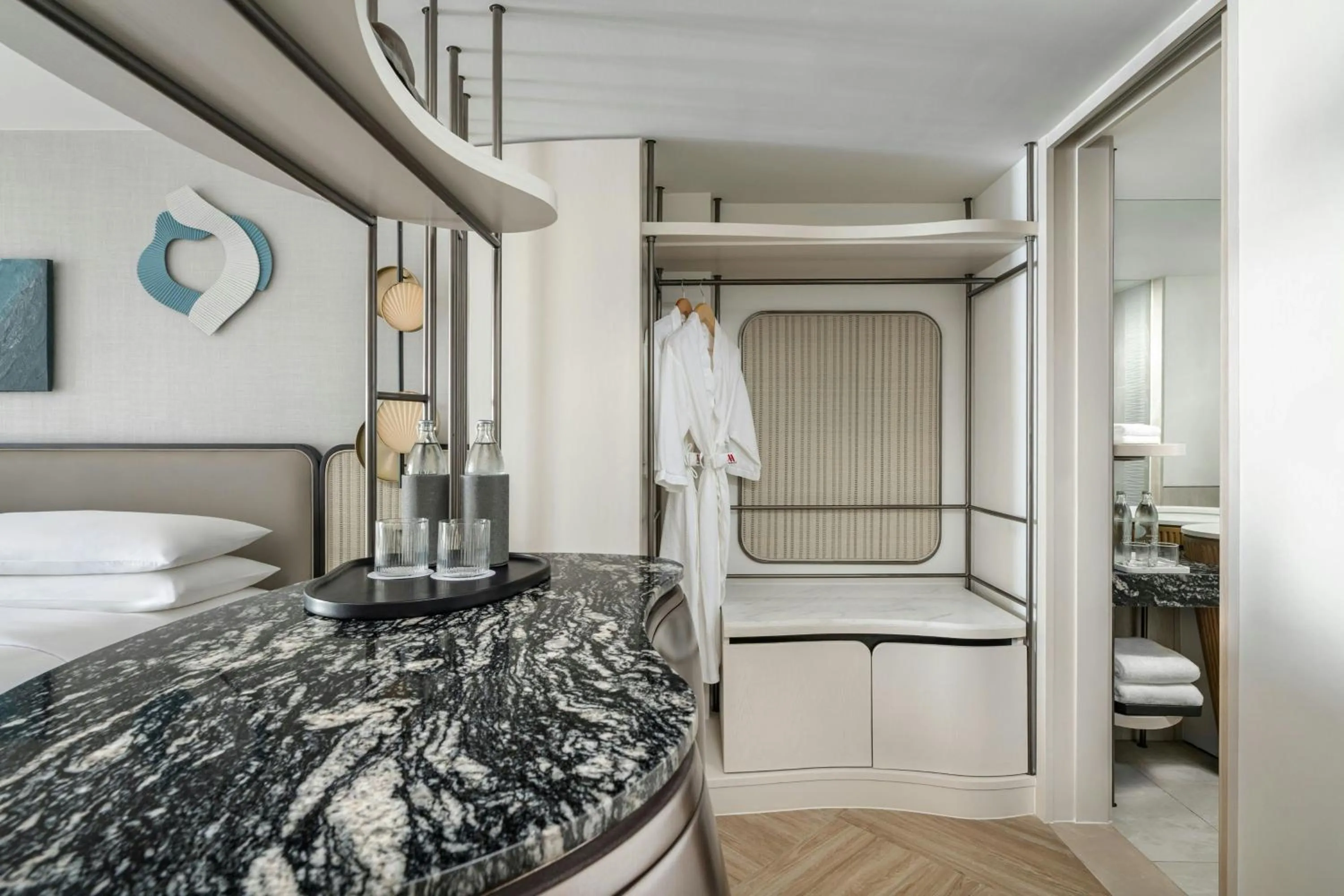 Photo of the whole room, Bed in Pattaya Marriott Resort and Spa