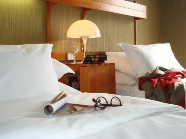 Photo of the whole room, Bed in Residence The Catalogne