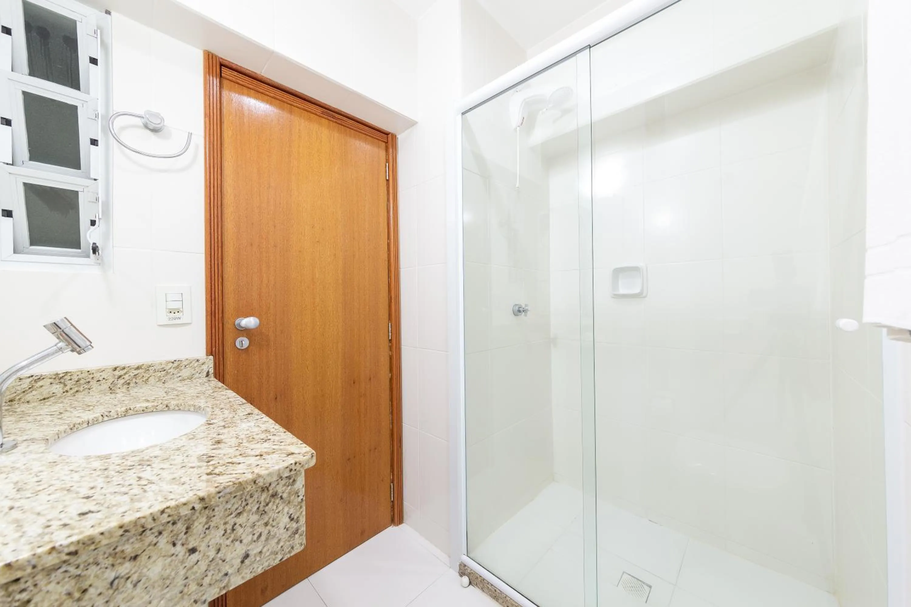 Bathroom in Slim São José Zion