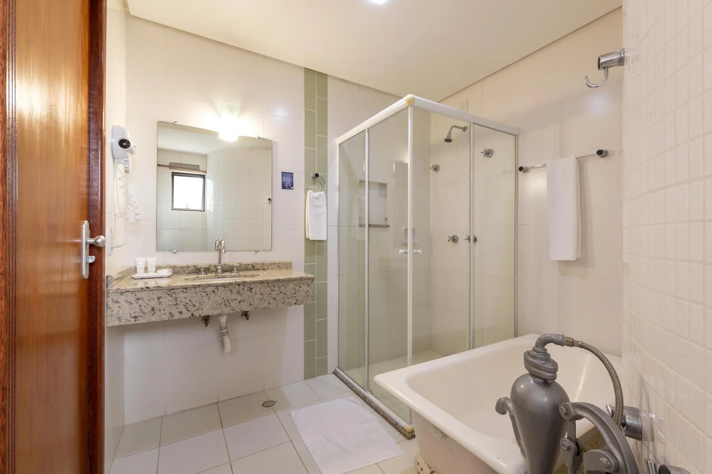 Toilet in Slim São José Zion