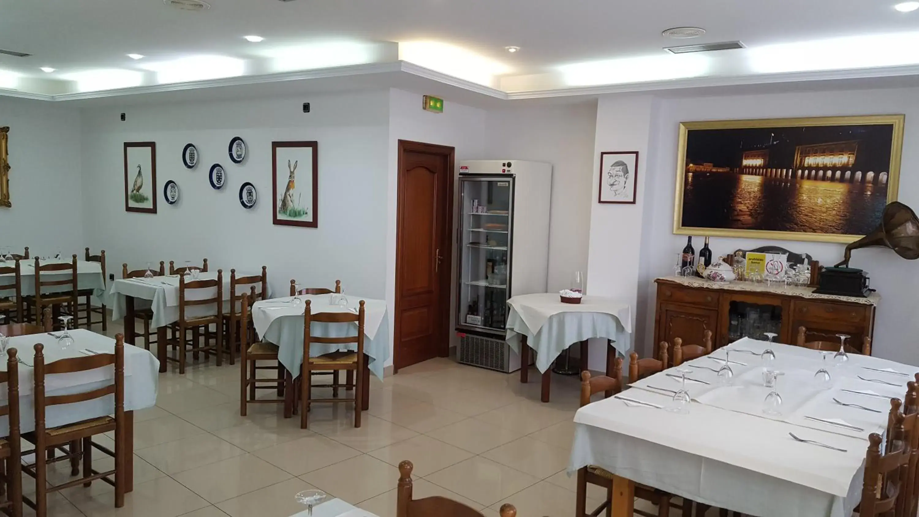 Restaurant/places to eat in Hotel San Jacobo Restaurant/places to eat in Hotel San Jacobo