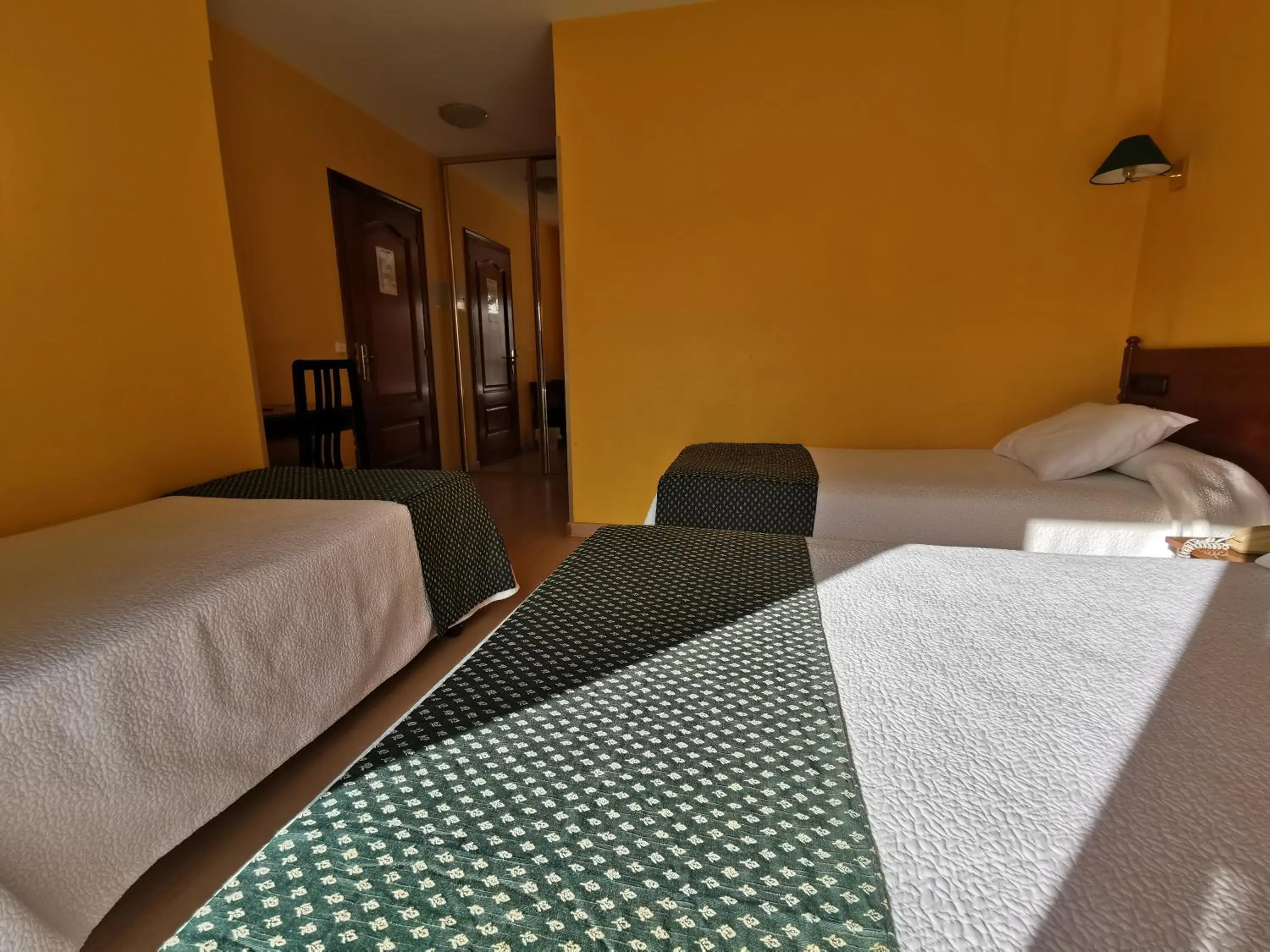 Triple Room in Hotel San Jacobo Triple Room in Hotel San Jacobo