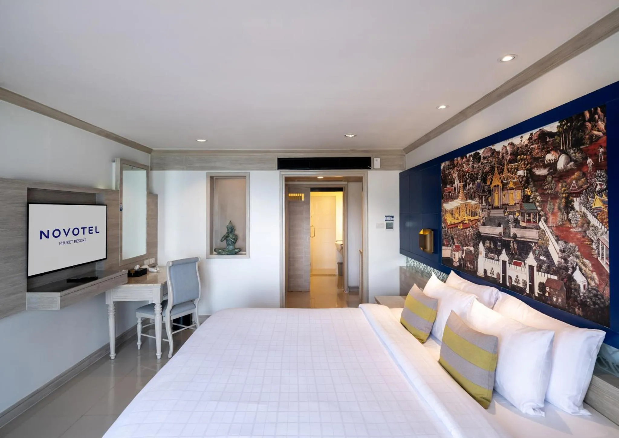 Bed in Novotel Phuket Resort