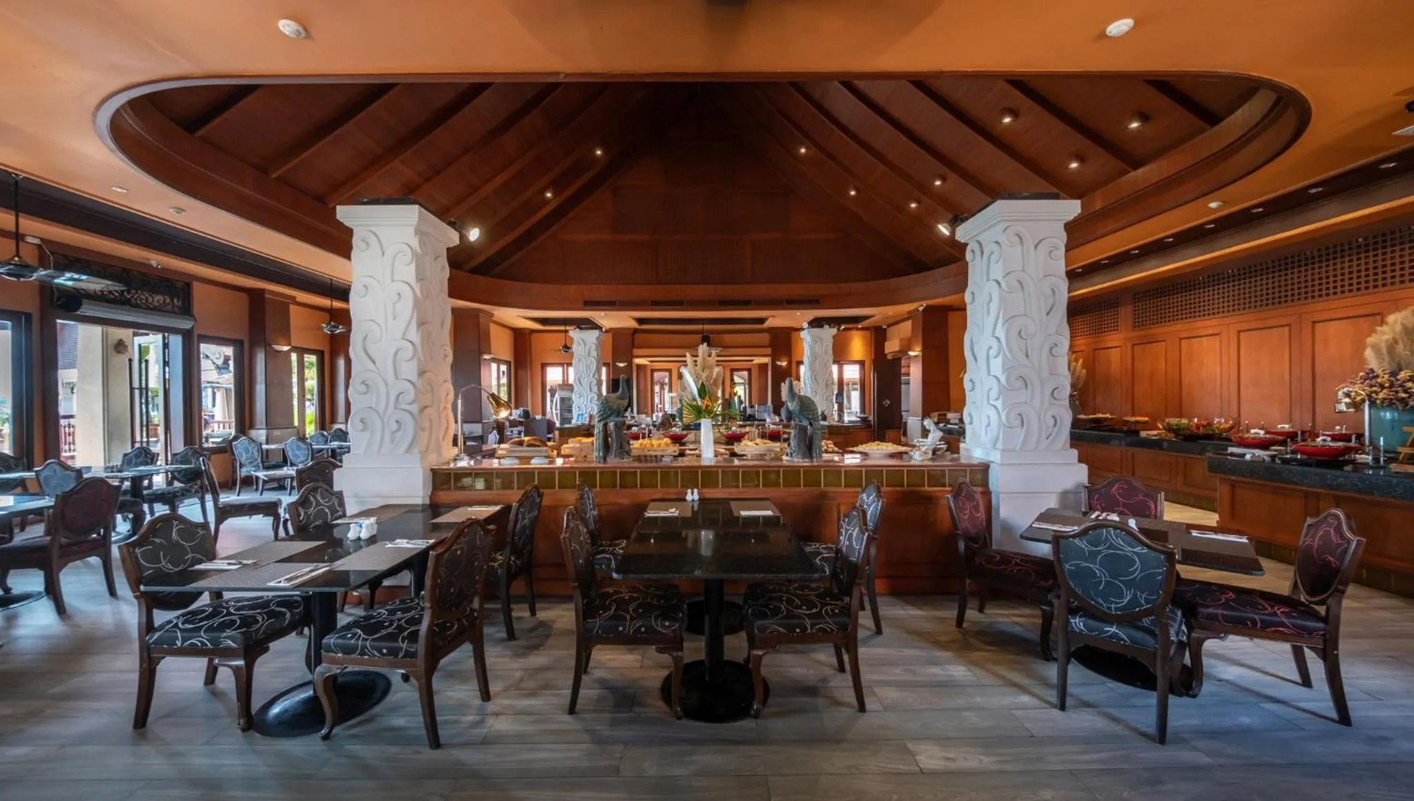 Restaurant/places to eat in Novotel Phuket Resort