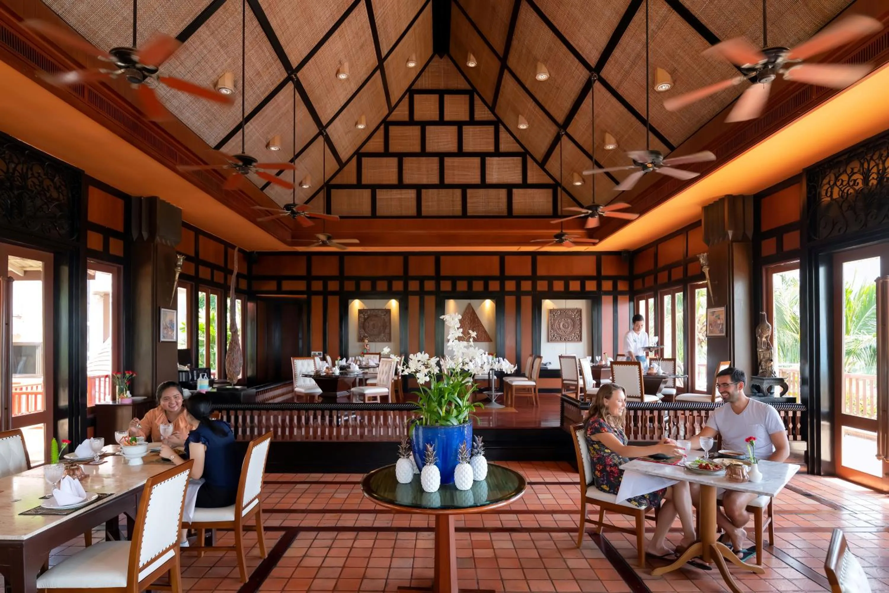Restaurant/places to eat in Novotel Phuket Resort
