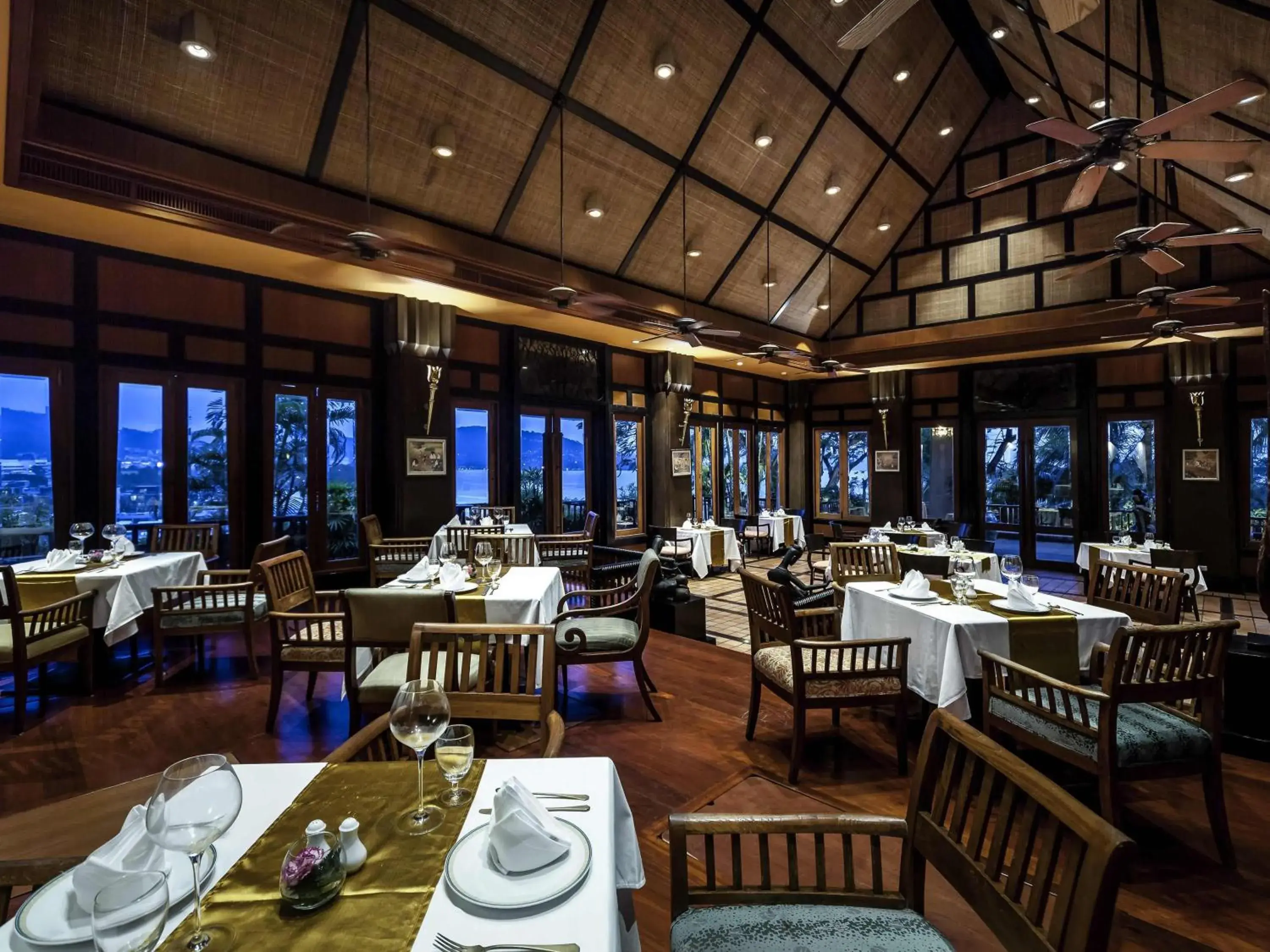 Restaurant/places to eat in Novotel Phuket Resort Restaurant/places to eat in Novotel Phuket Resort