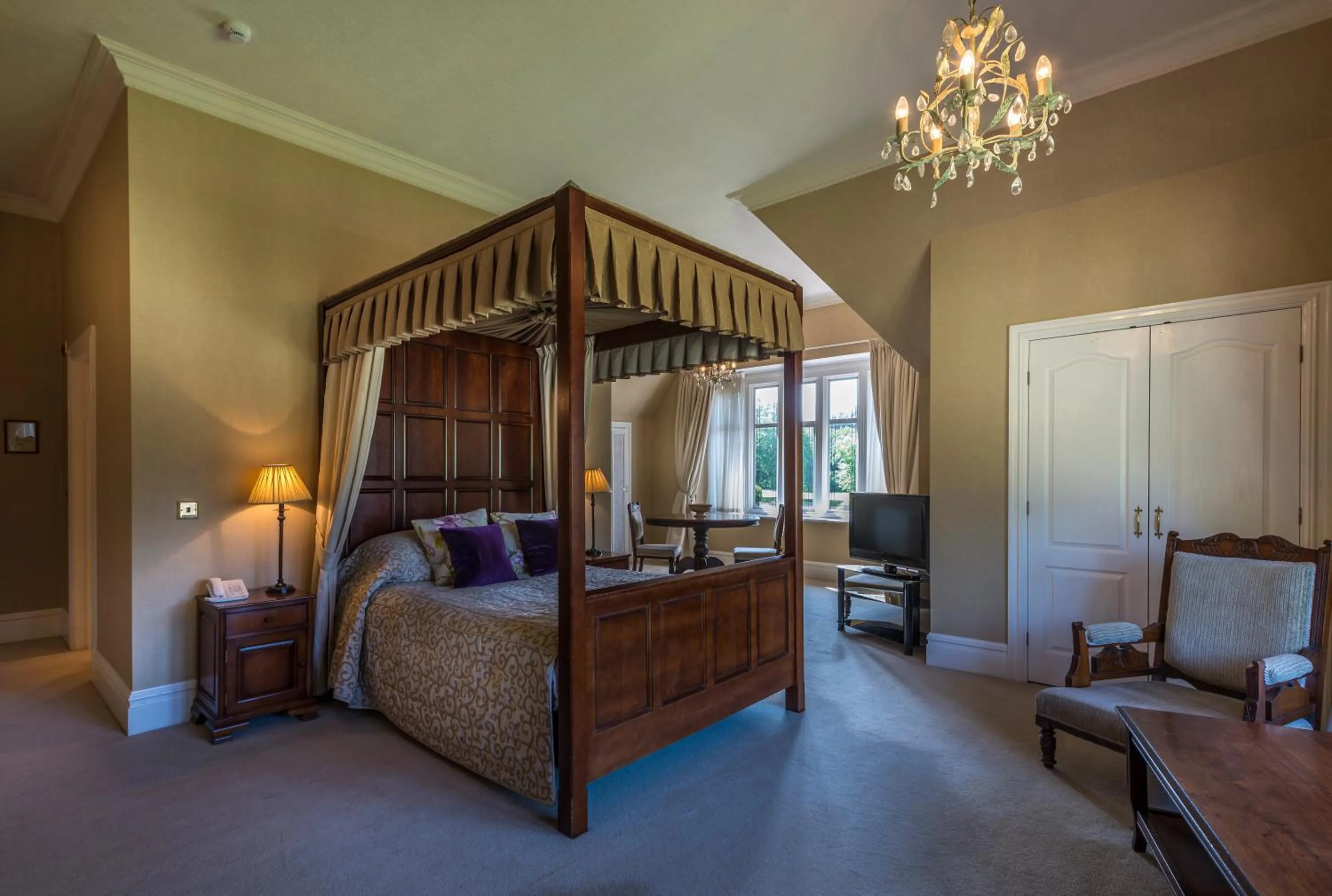 Property building, Bed in Petwood Hotel