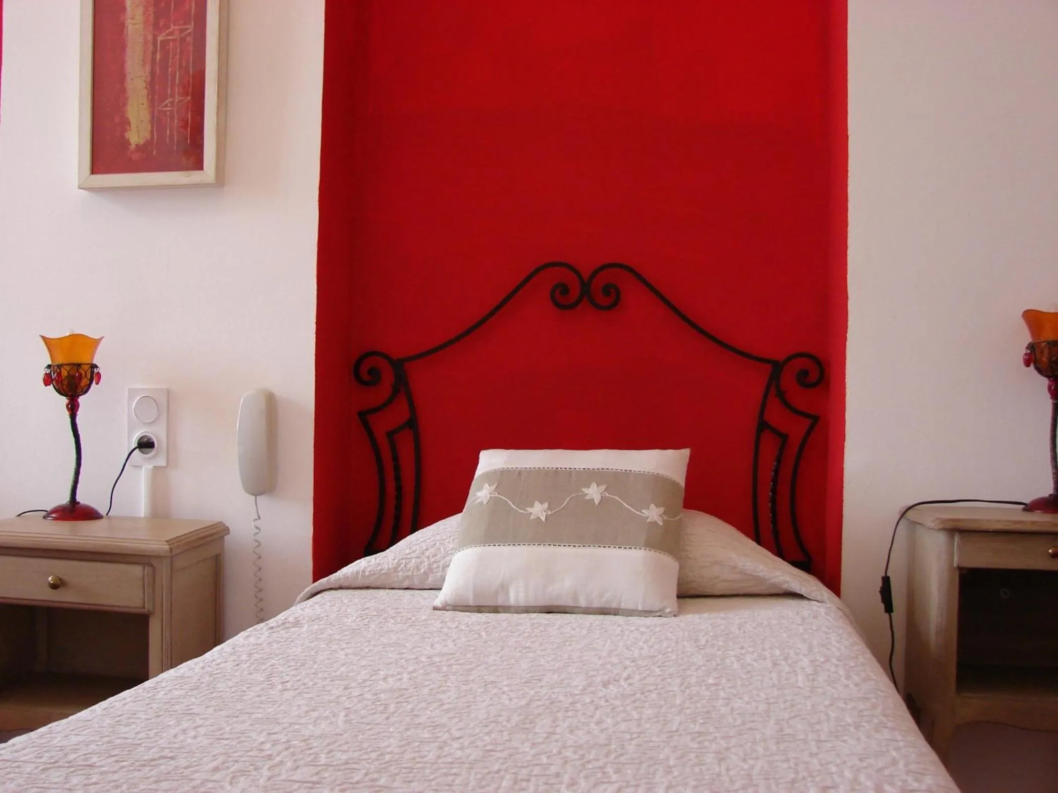 Bedroom, Bed in Hôtel Le Siècle