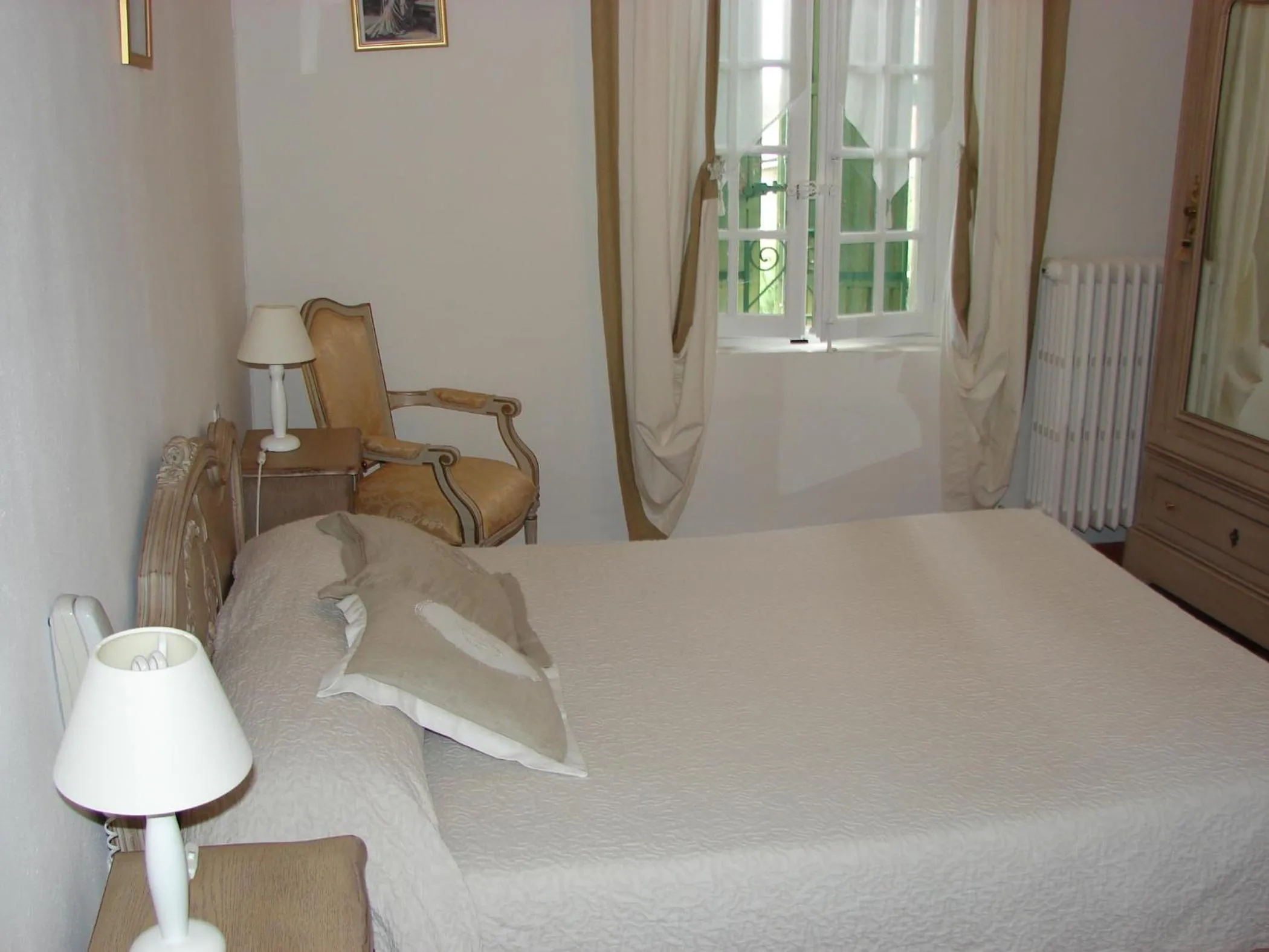 Double Room in Hôtel Le Siècle
