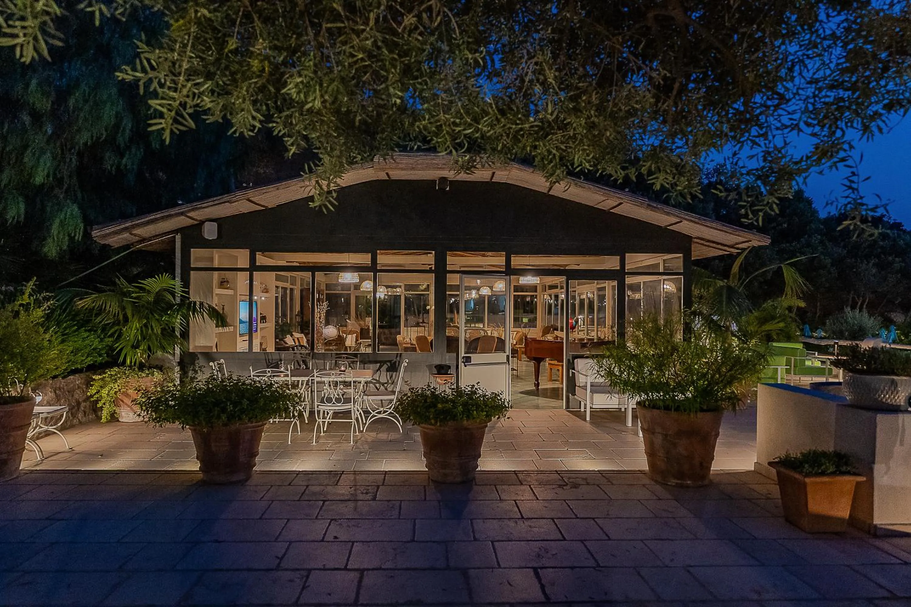 Communal lounge/ TV room in Botania Relais & Spa - The Leading Hotels of the World